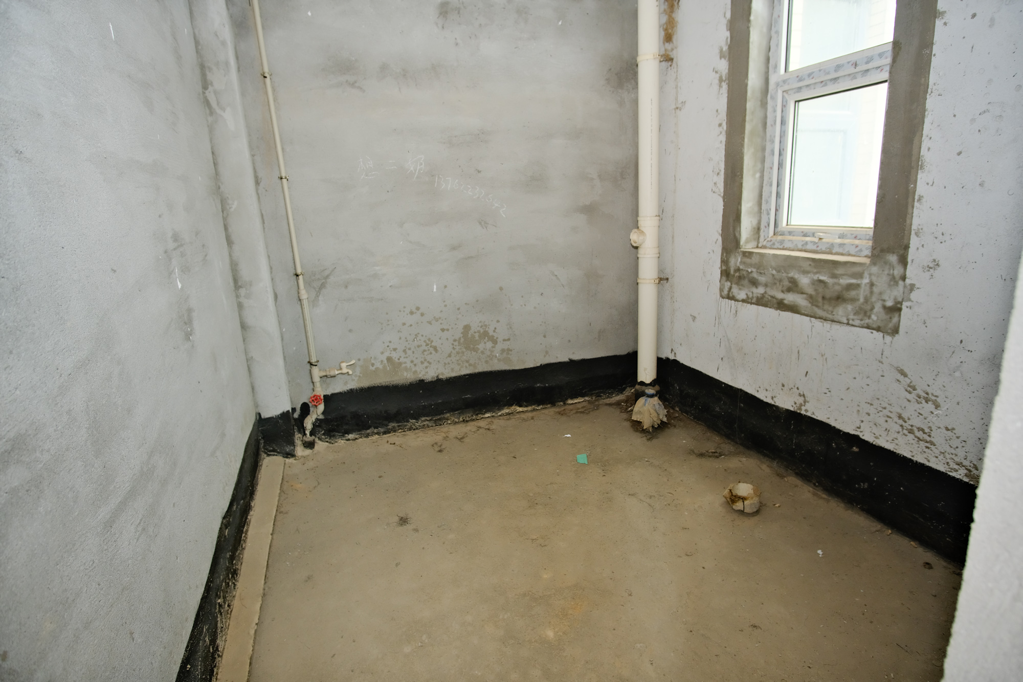 山水湾  4室2厅3卫    500.0万客厅