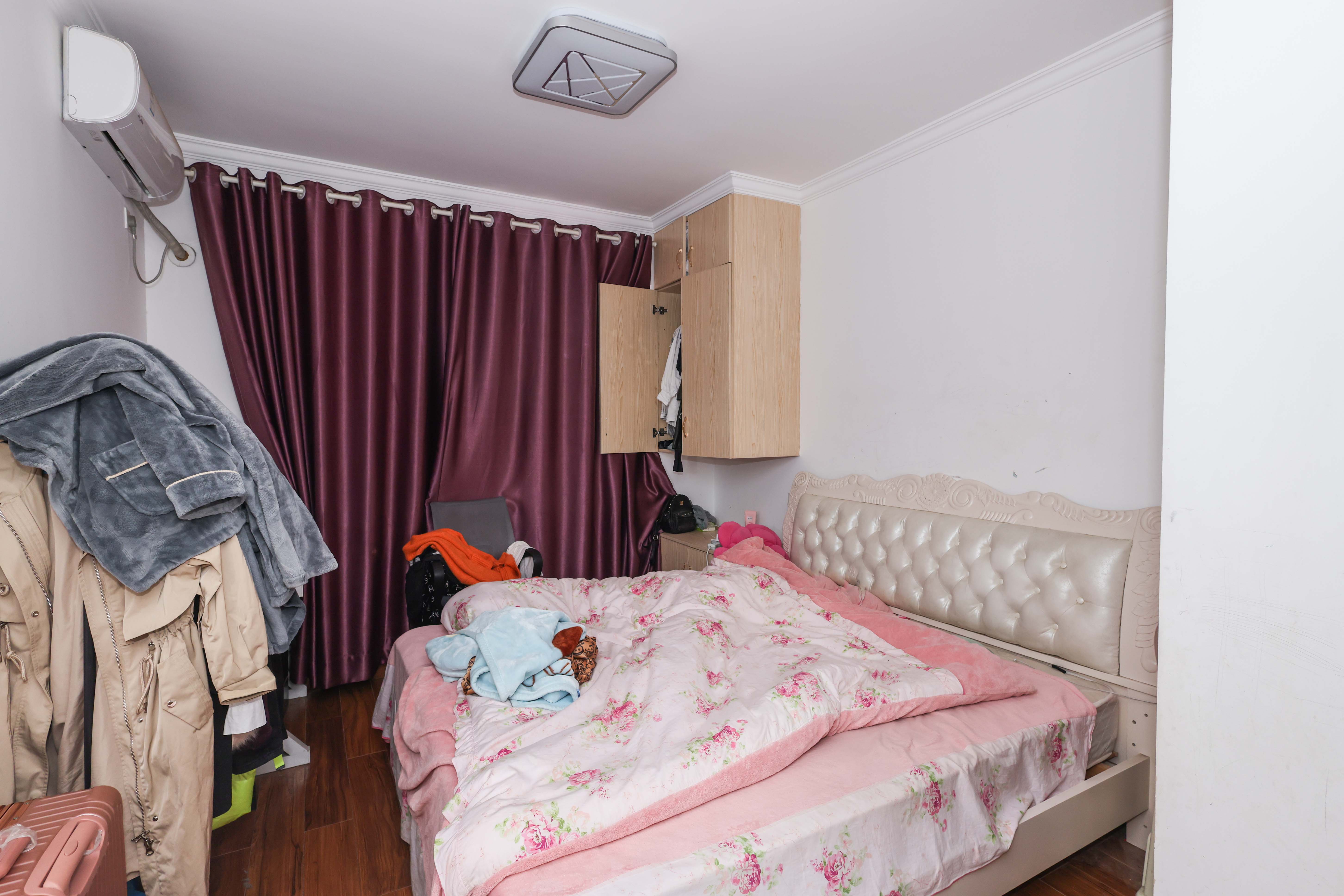 梅溪鑫苑名家  3室2厅2卫    155.0万卧室