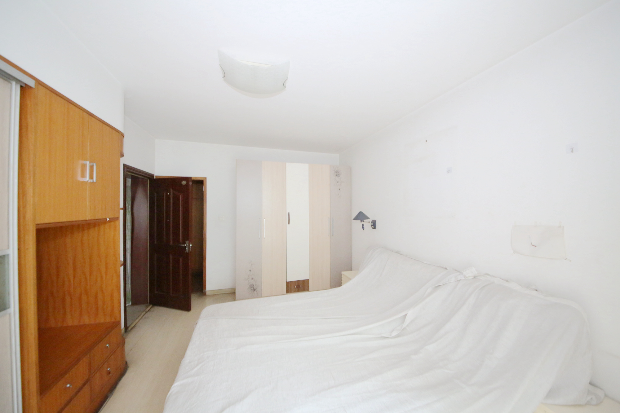 中江锦城  3室2厅1卫    85.0万 中江锦城  3室2厅1卫    85.0万卧室