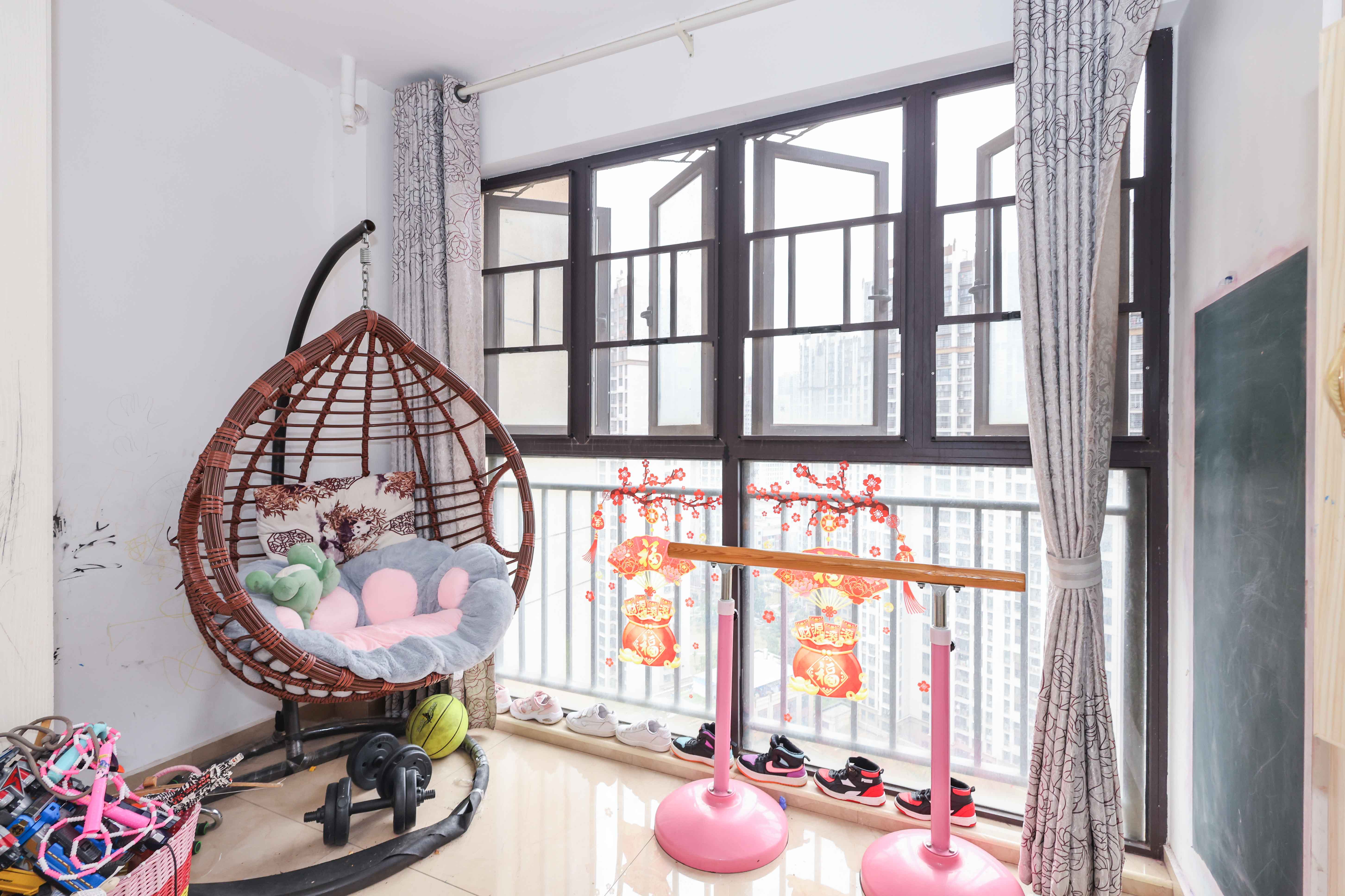 梅溪鑫苑名家  3室2厅2卫    155.0万卧室