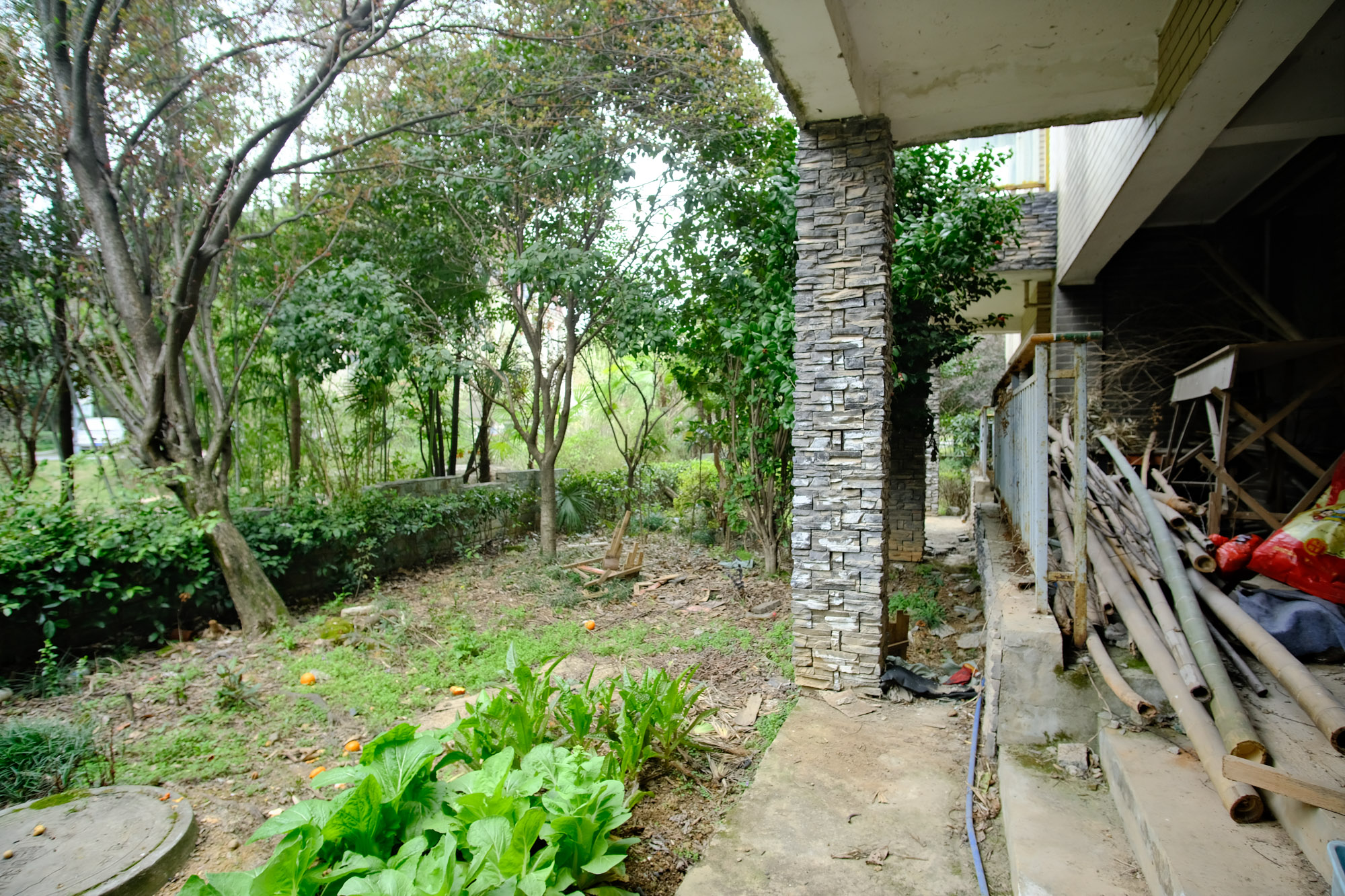 山水湾 4室2厅3卫 500.0万 山水湾 4室2厅3卫 500.0万客厅