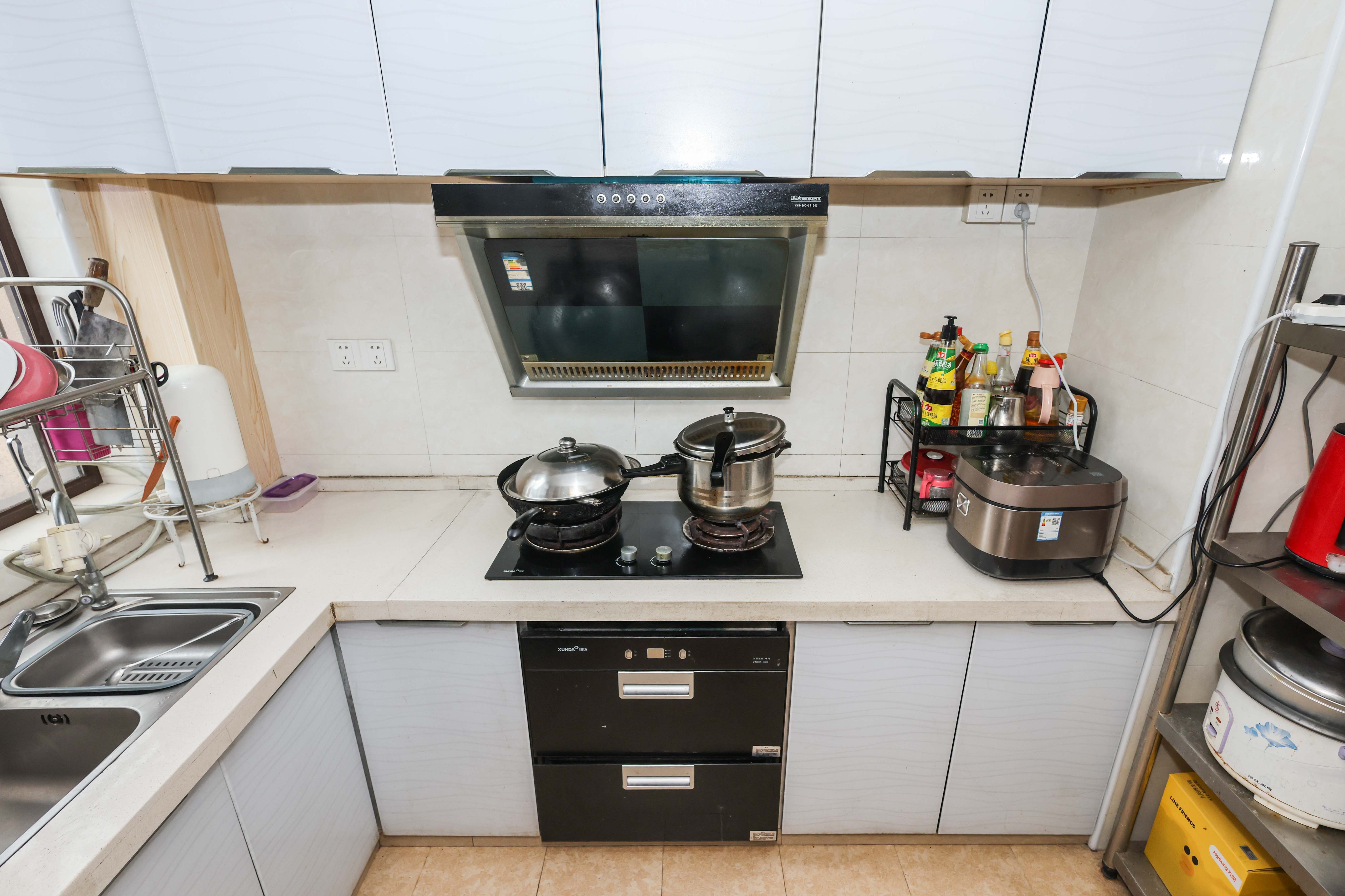 梅溪鑫苑名家  3室2厅2卫    155.0万厨房