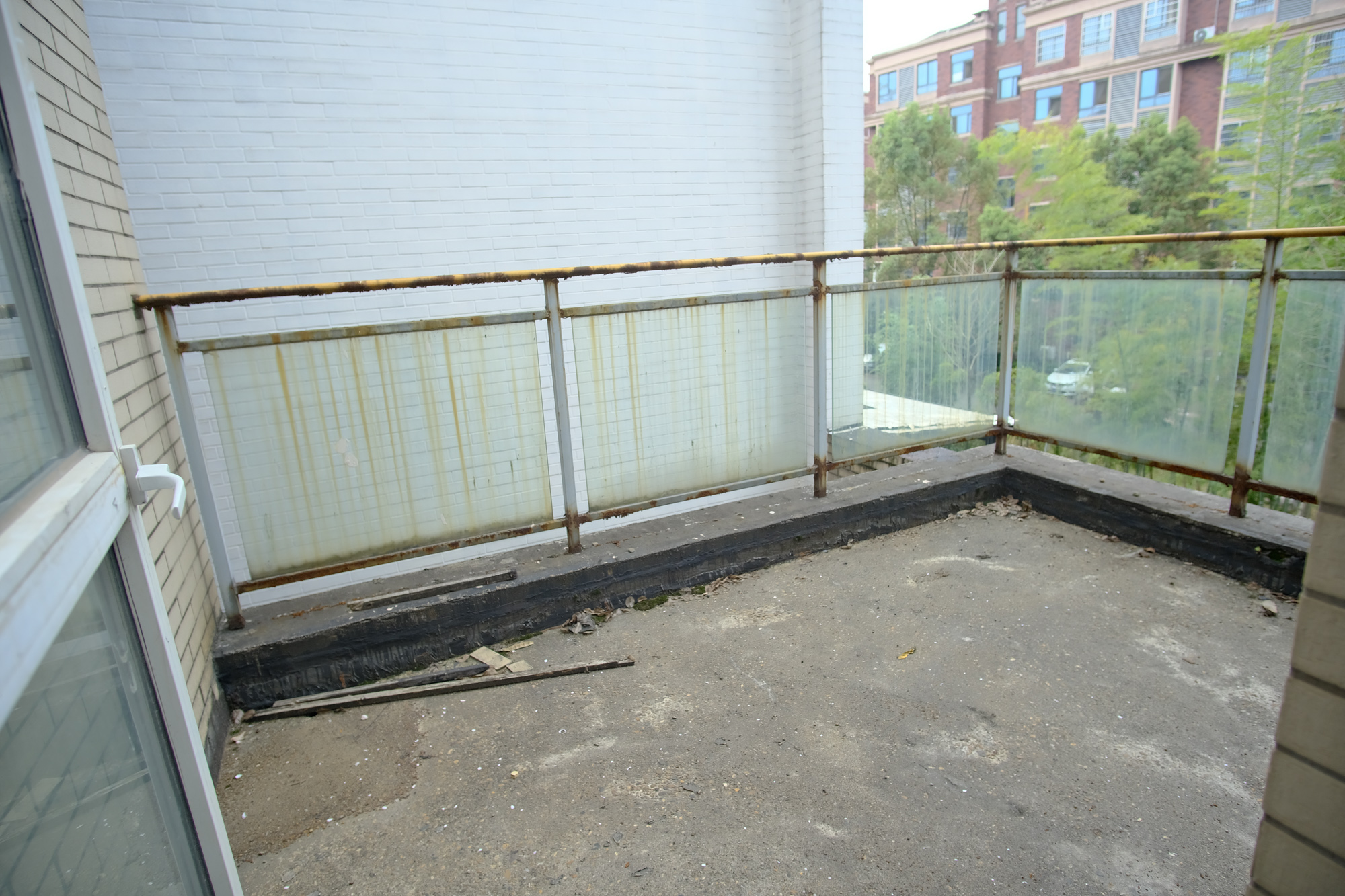 山水湾 4室2厅3卫 500.0万 山水湾 4室2厅3卫 500.0万客厅