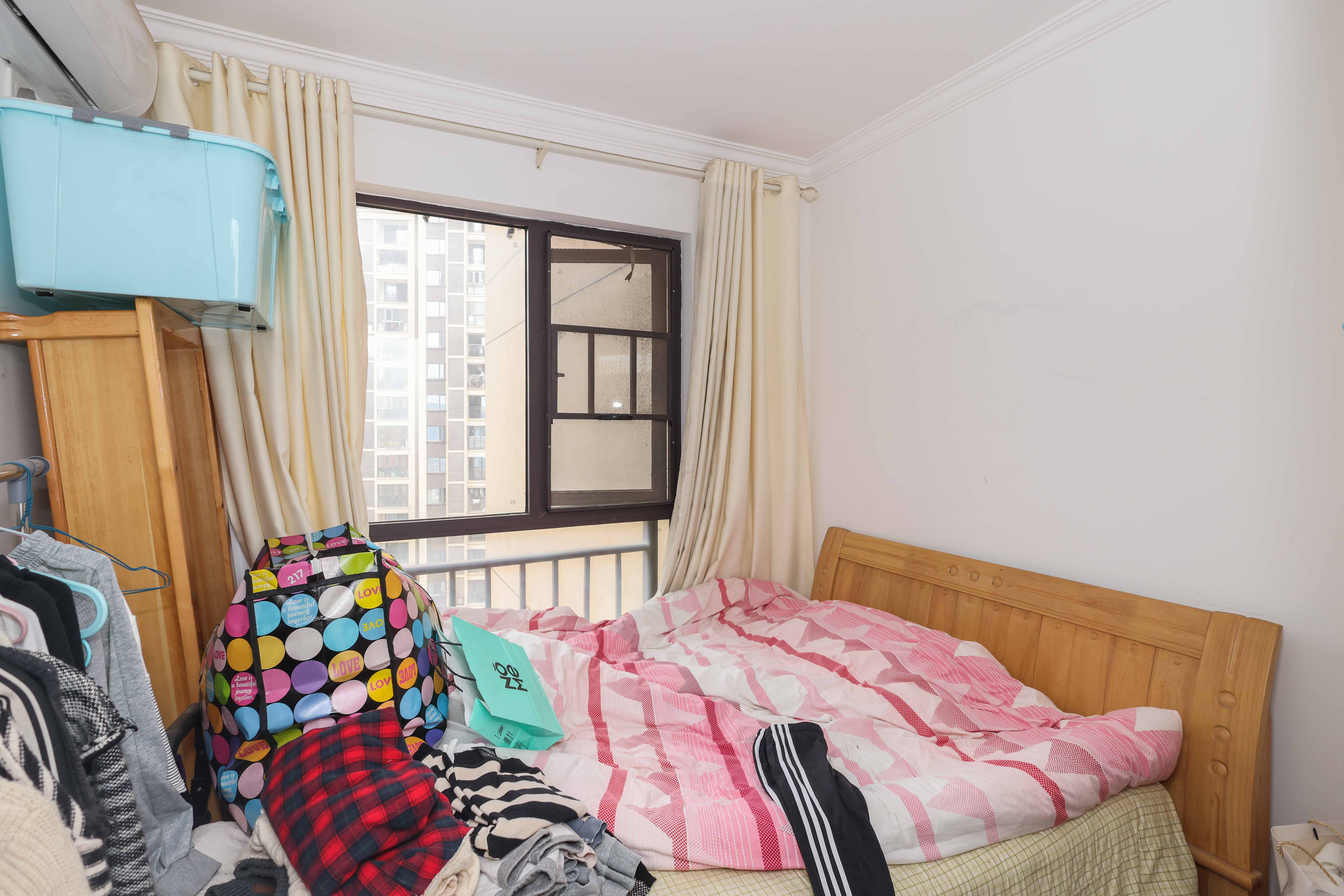 梅溪鑫苑名家  3室2厅2卫    155.0万卧室