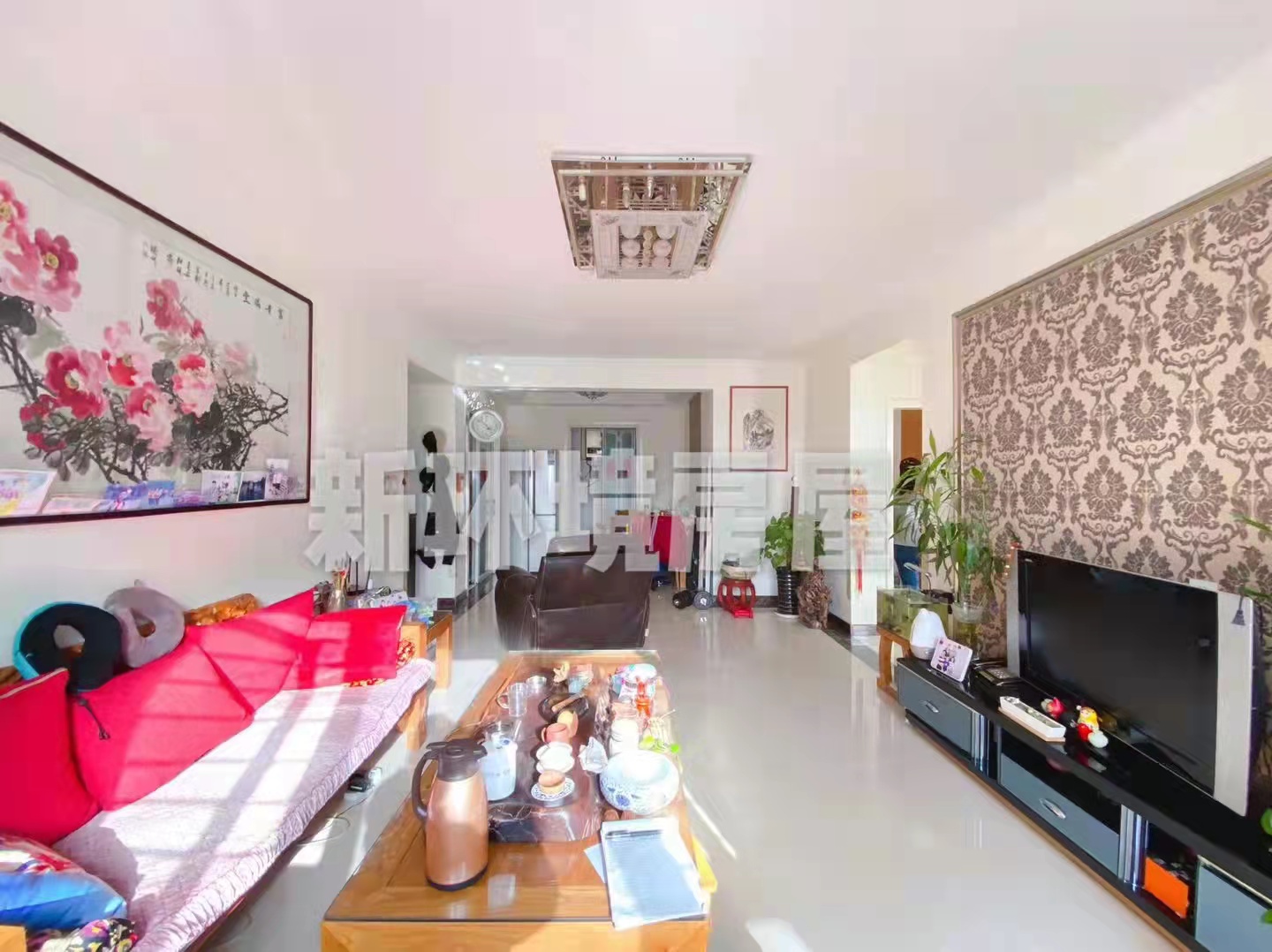 华城泊郡 3室2厅1卫 3400.00元/月 华城泊郡 3室2厅1卫 3400.00元/月室内图