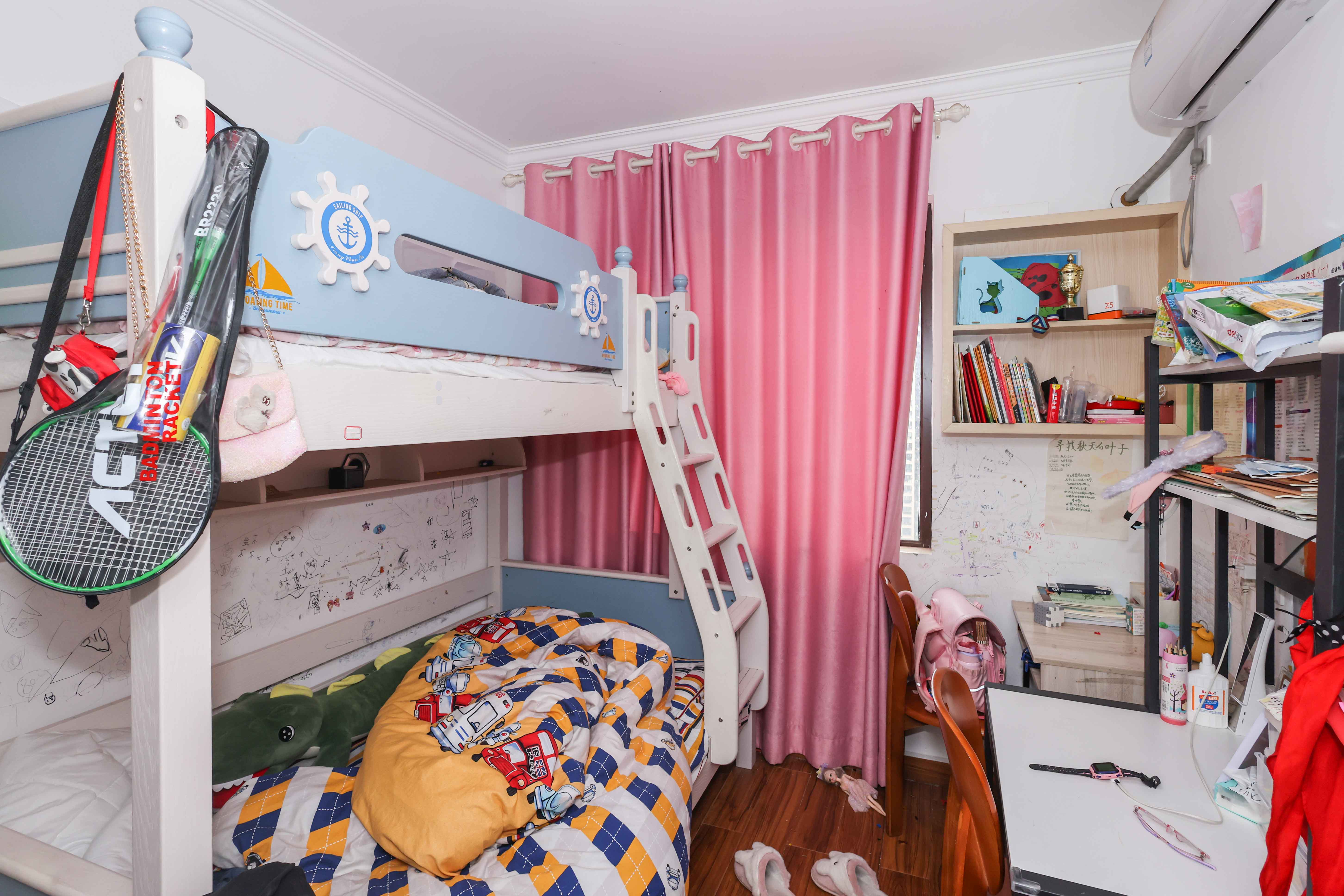 梅溪鑫苑名家  3室2厅2卫    155.0万卧室