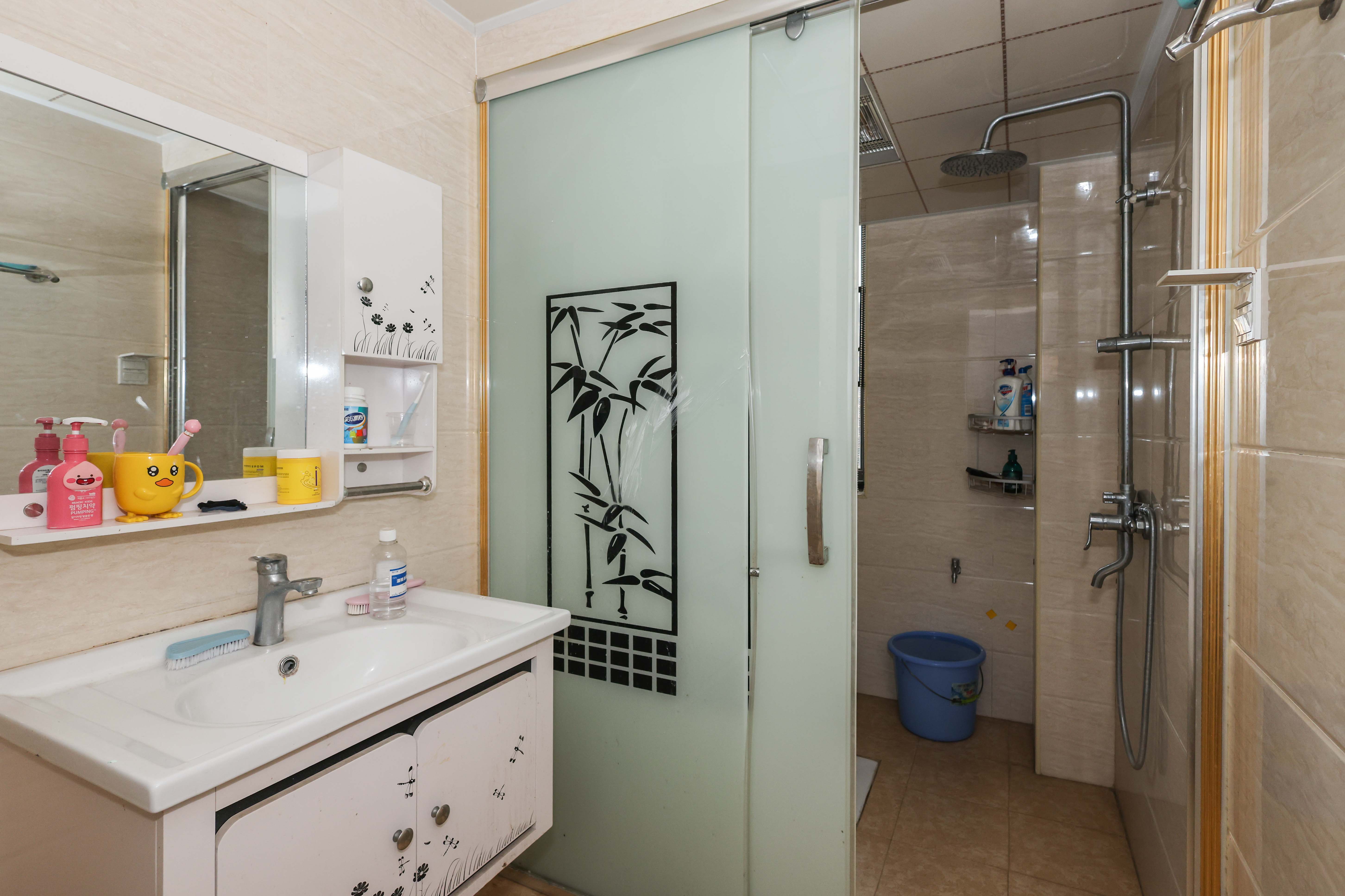 梅溪鑫苑名家  3室2厅2卫    155.0万卫生间