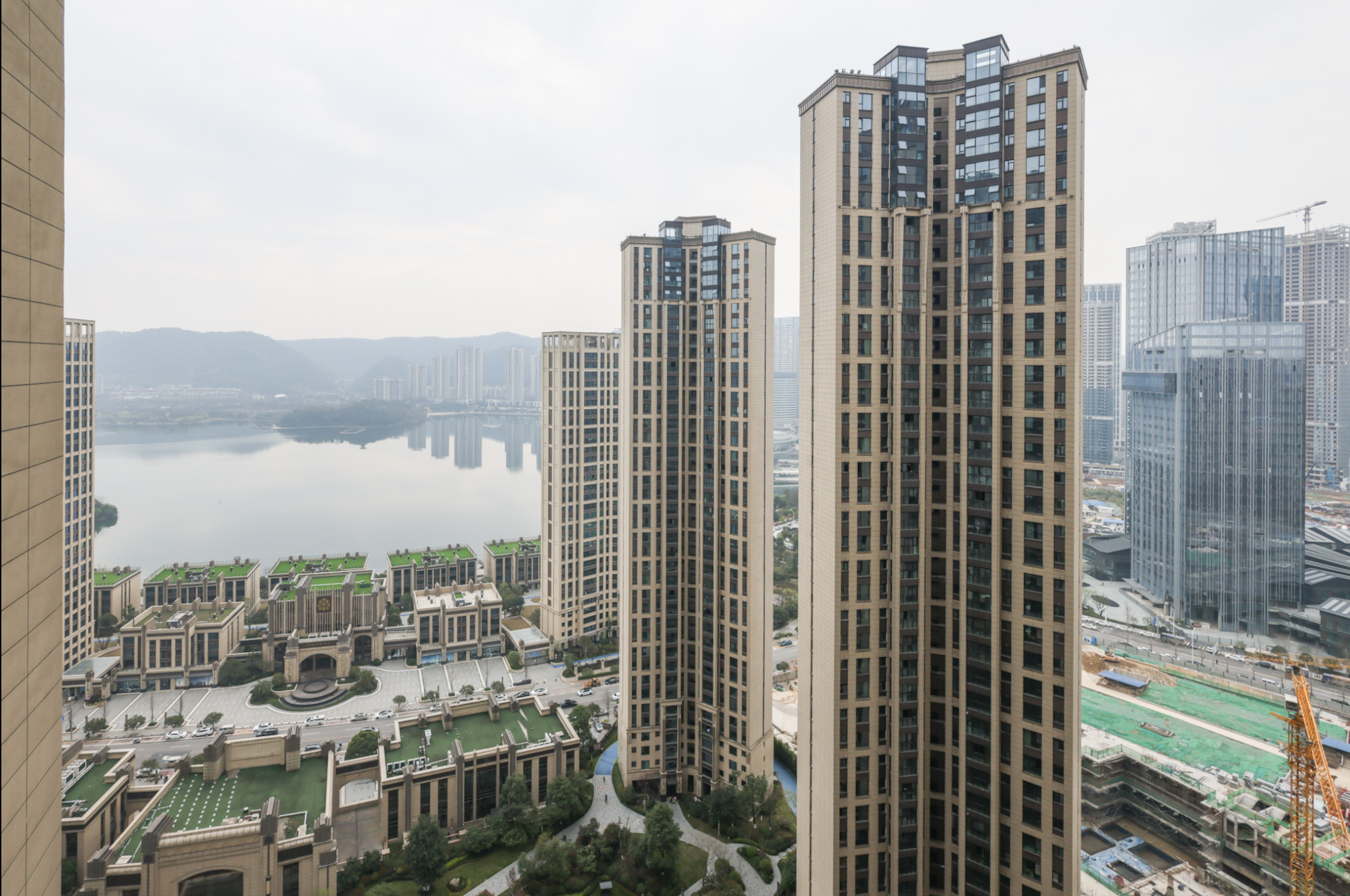 晟通牡丹舸  4室2厅2卫    538.0万阳台