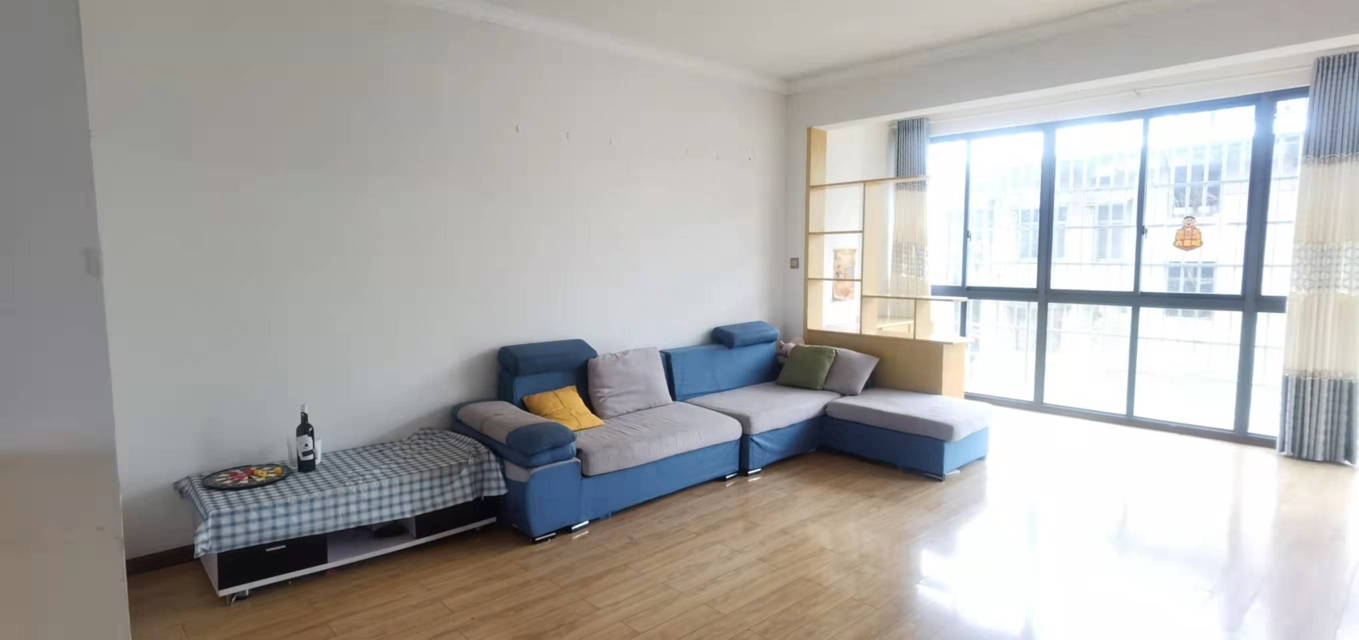 家和兴苑  3室2厅2卫    2200.0元/月 家和兴苑  3室2厅2卫    2200.0元/月室内图1