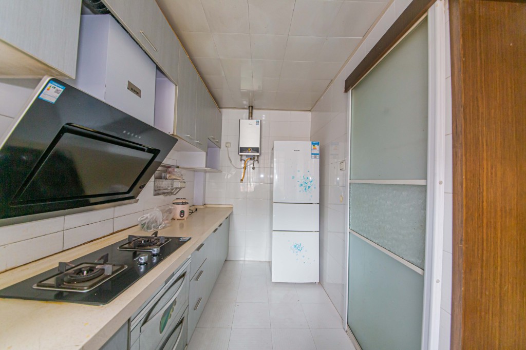 盛世康城  3室2厅2卫    120.0万厨房