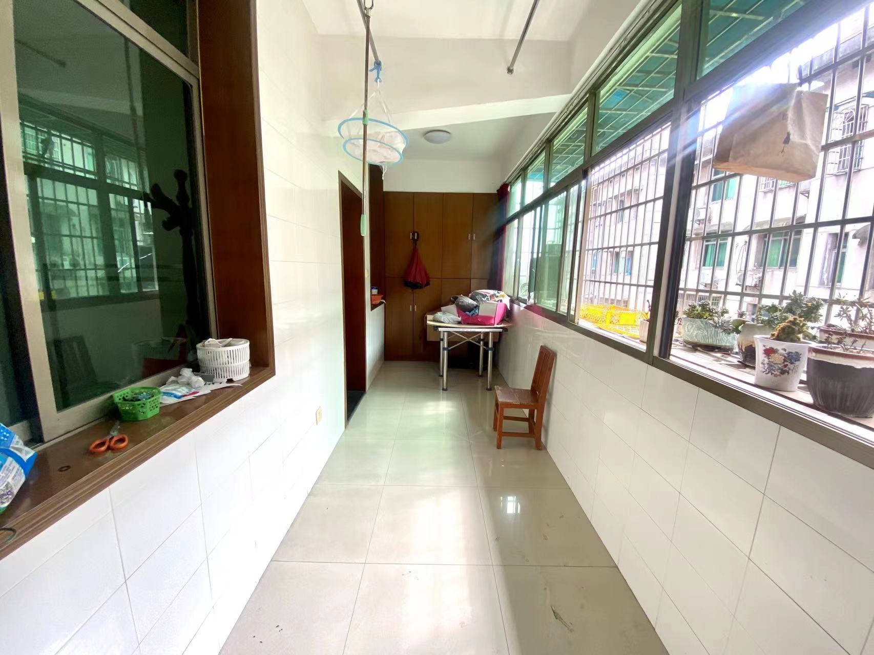 金桃苑小区 4室2厅2卫 1200.0元/月 金桃苑小区 4室2厅2卫 1200.0元/月户型图