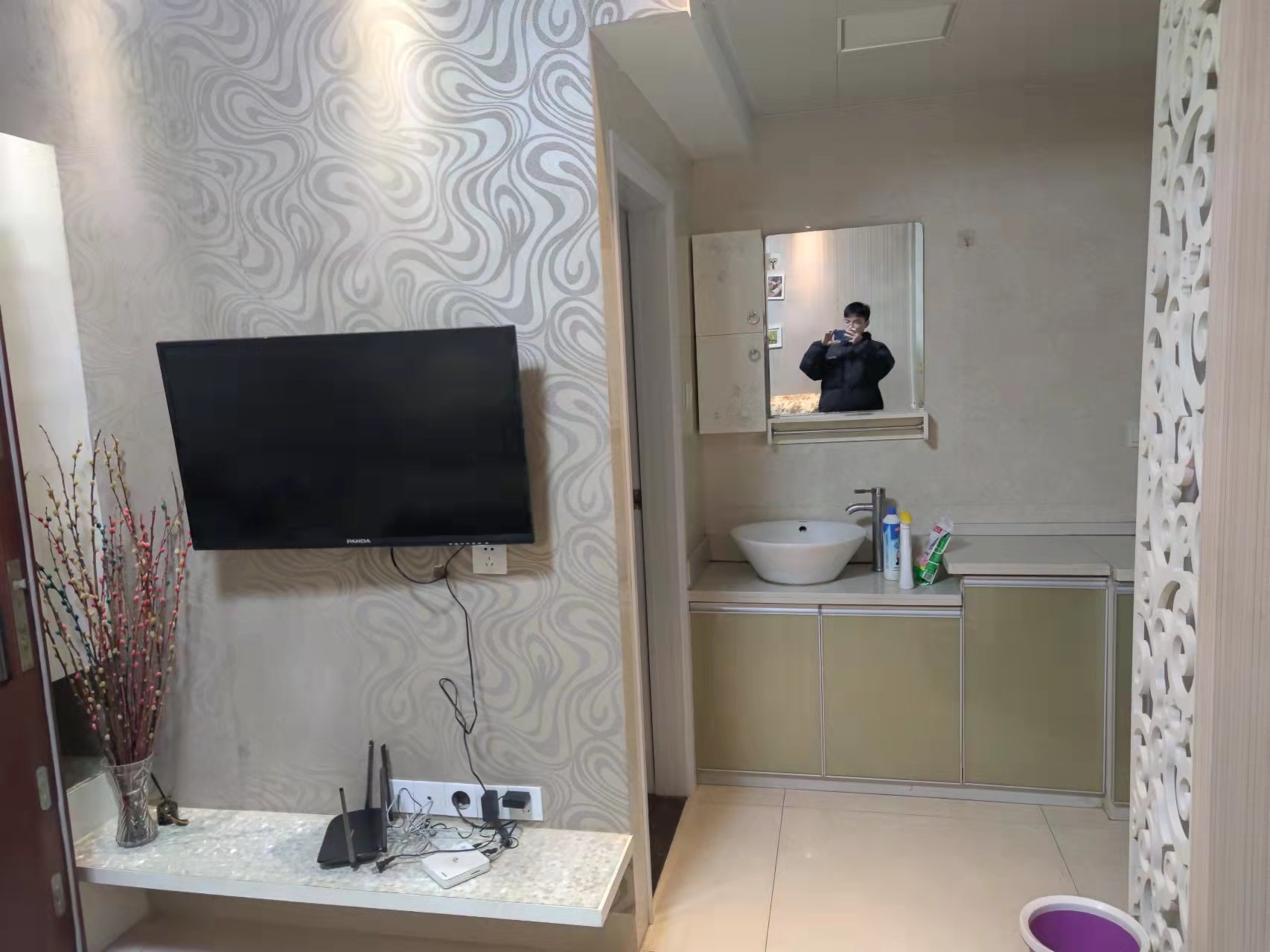 鹏利广场  1室1厅1卫    1300.0元/月 鹏利广场  1室1厅1卫    1300.0元/月室内图