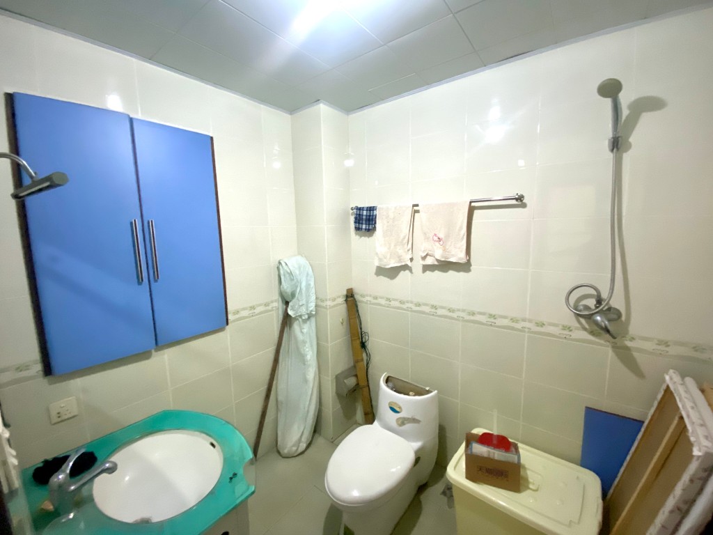 金桃苑小区 4室2厅2卫 1200.0元/月 金桃苑小区 4室2厅2卫 1200.0元/月室内图