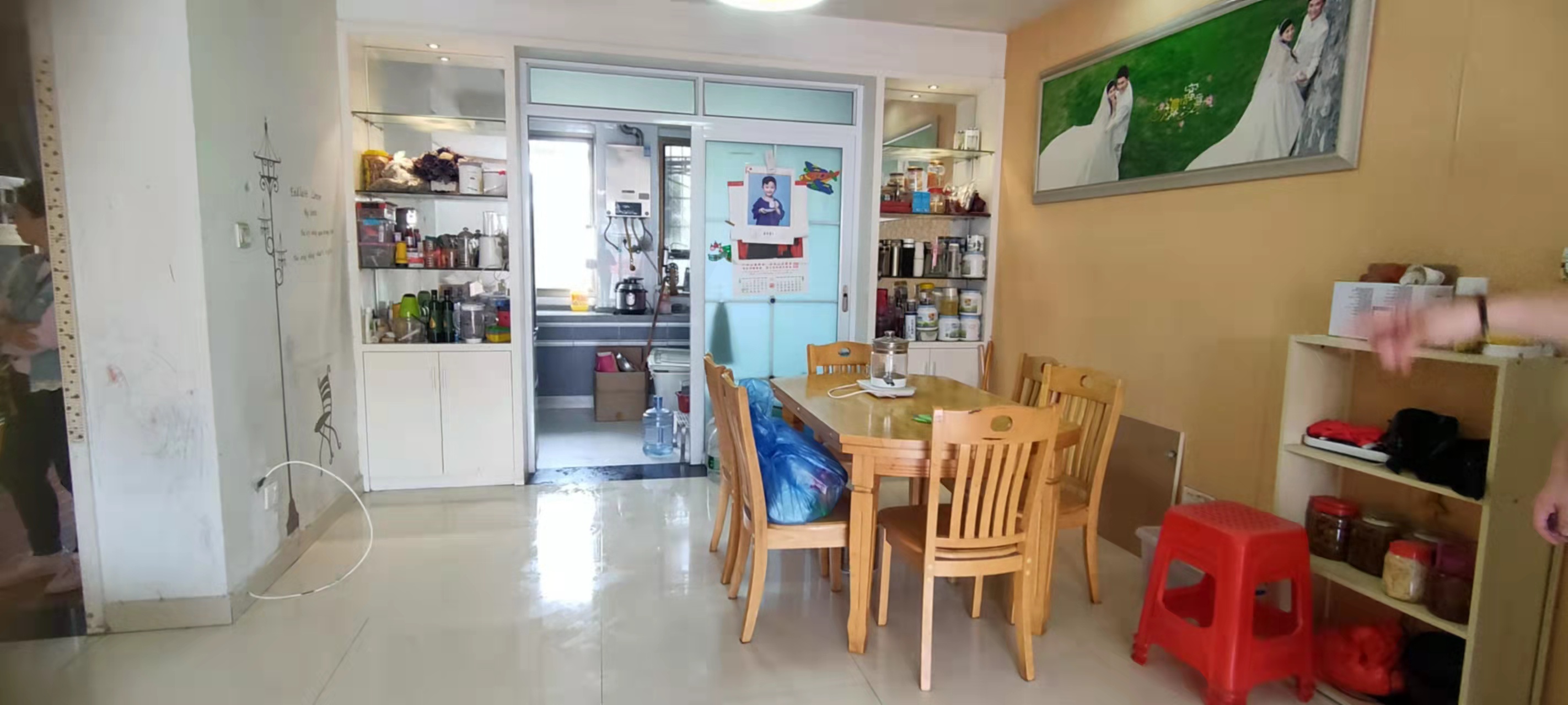 金碧文苑 3室2厅2卫 65.8万 金碧文苑 3室2厅2卫 65.8万客厅