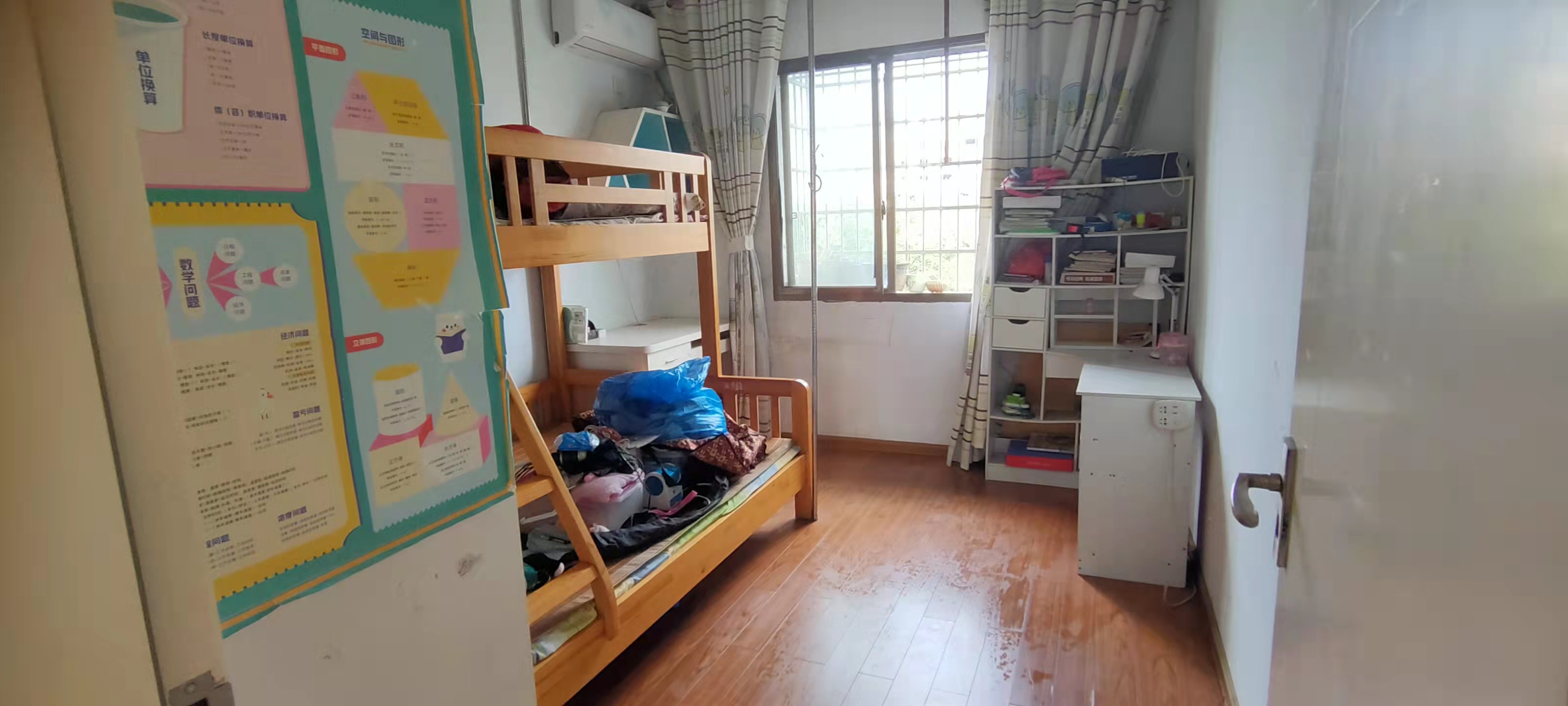 金碧文苑 3室2厅2卫 65.8万 金碧文苑 3室2厅2卫 65.8万卧室