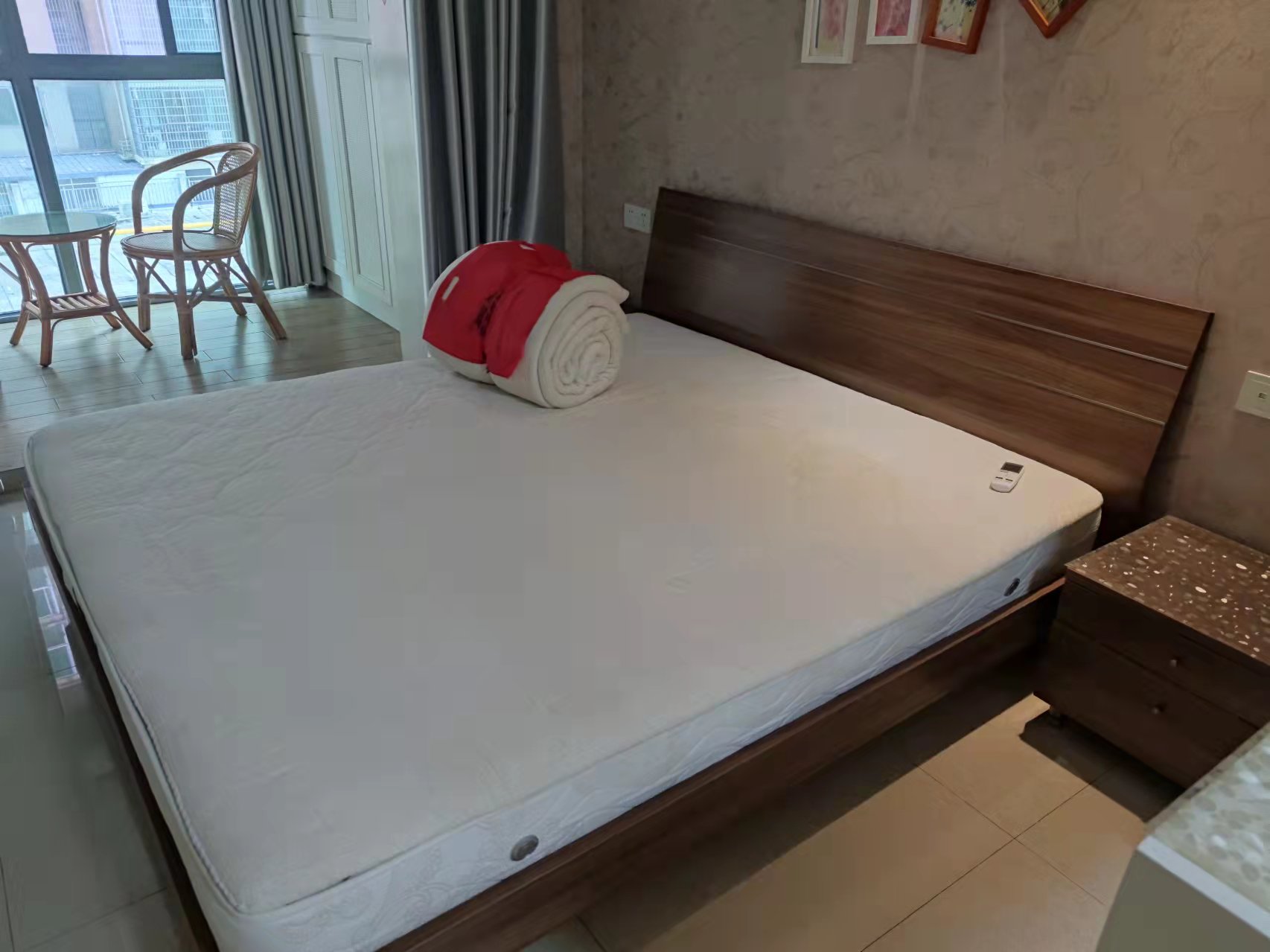 鹏利广场  1室1厅1卫    1300.0元/月 鹏利广场  1室1厅1卫    1300.0元/月室内图