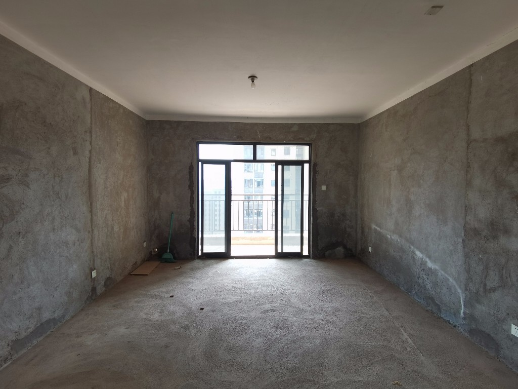 新桂广场 4室2厅1卫 98.0万 新桂广场 4室2厅1卫 98.0万客厅