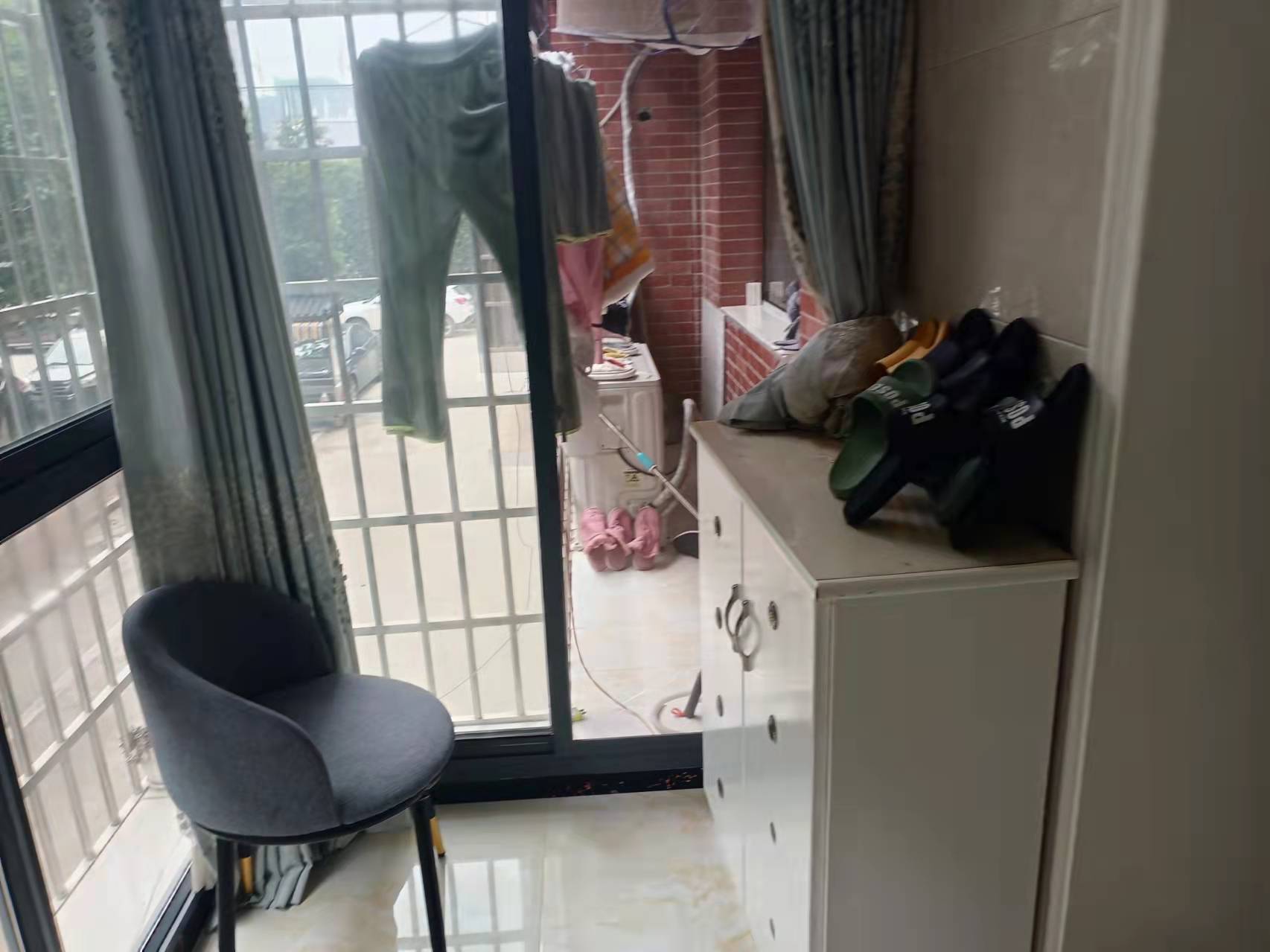 百弘学府城 2室1厅1卫 48.0万 百弘学府城 2室1厅1卫 48.0万客厅