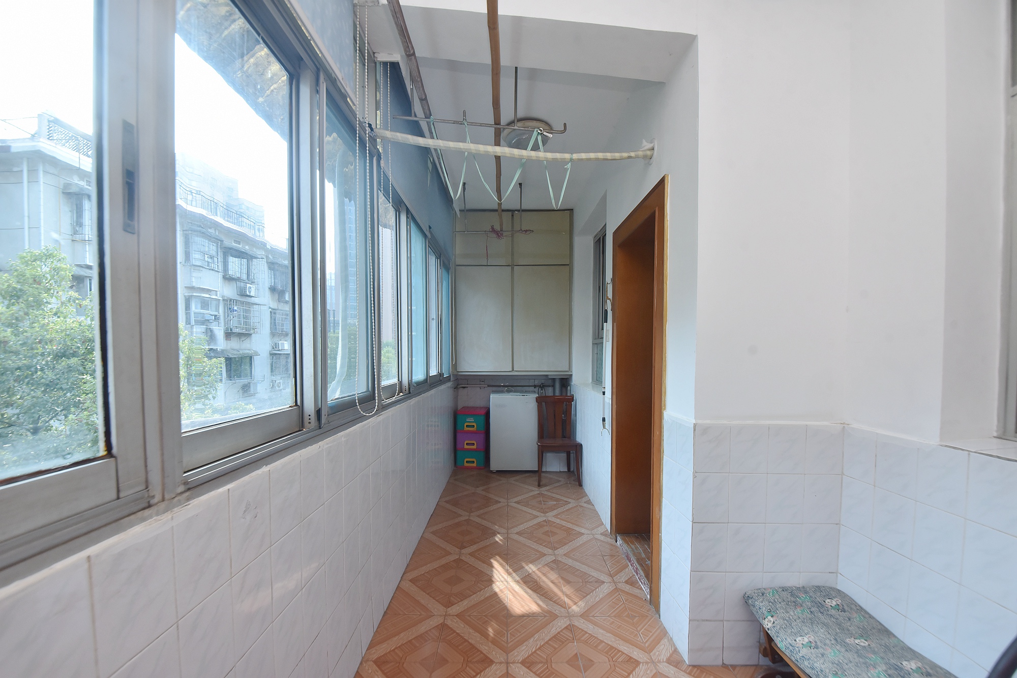 湘农桥社区  3室2厅1卫   150.00万阳台