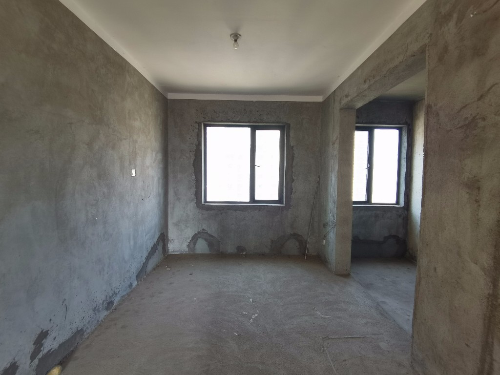 新桂广场 4室2厅1卫 98.0万 新桂广场 4室2厅1卫 98.0万客厅