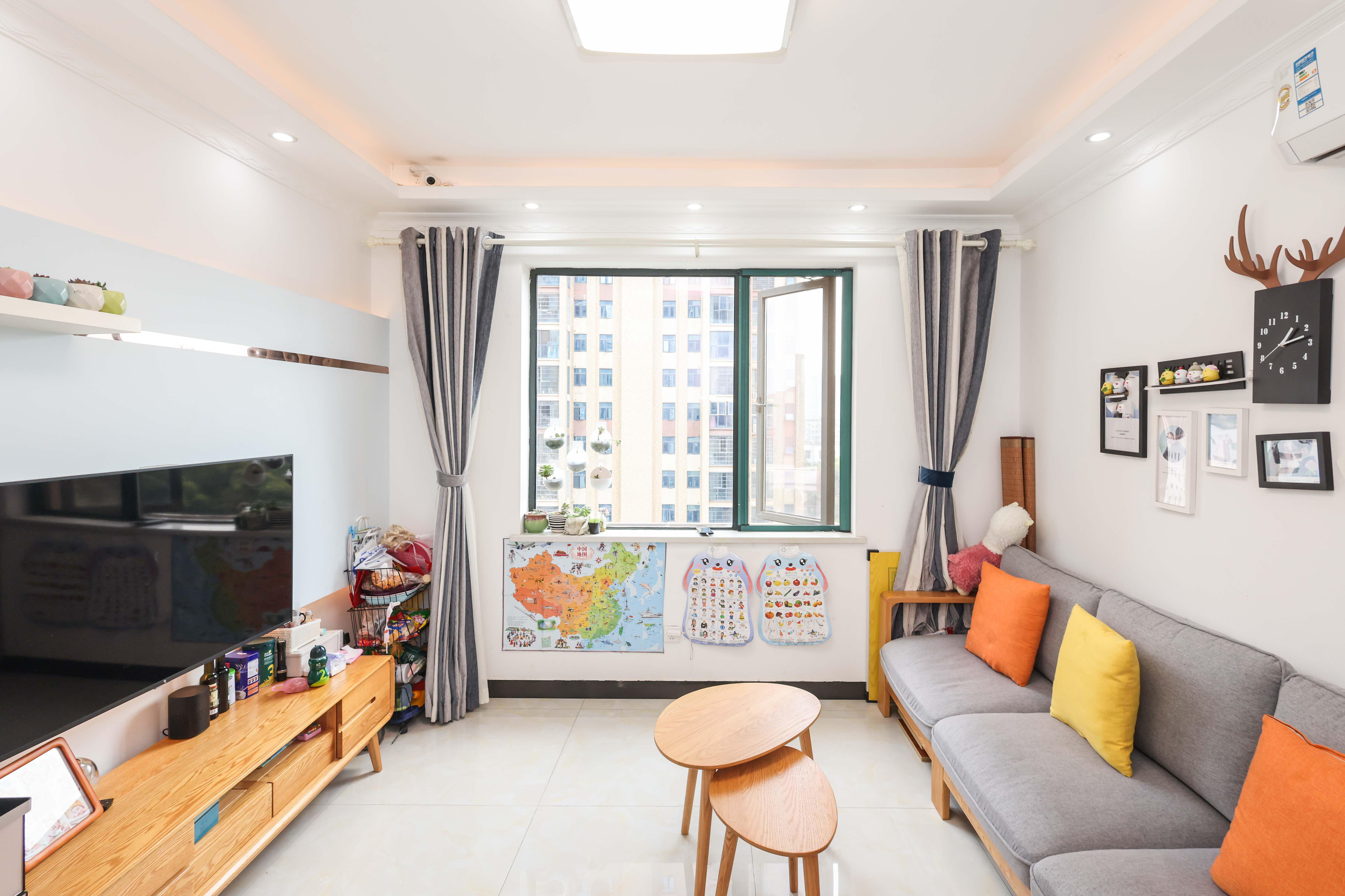 凯特梅溪紫郡 3室2厅1卫 99.0万 凯特梅溪紫郡 3室2厅1卫 99.0万客厅