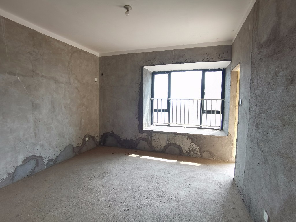 新桂广场 4室2厅1卫 98.0万 新桂广场 4室2厅1卫 98.0万客厅