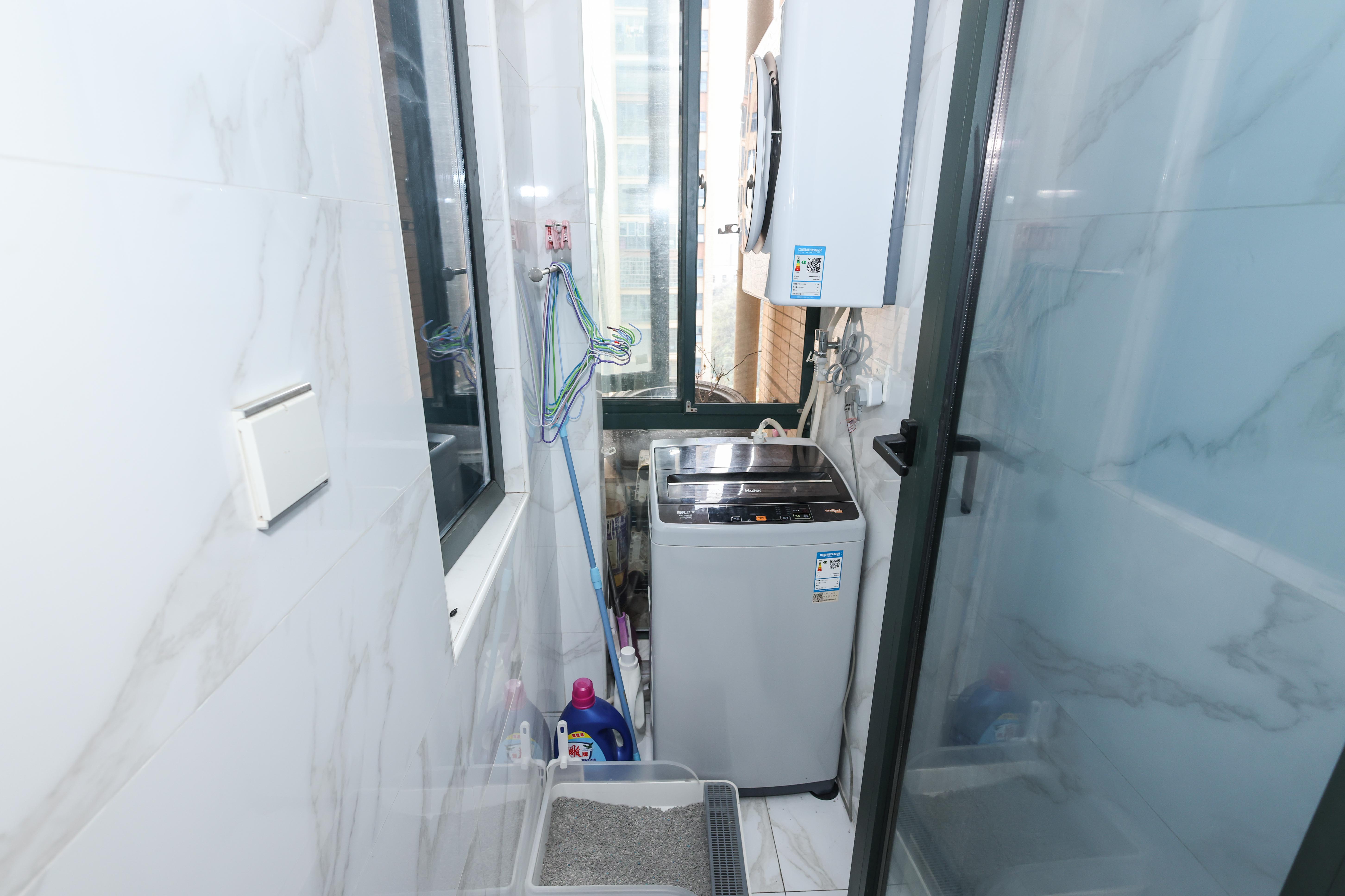 凯特梅溪紫郡 3室2厅1卫 99.0万 凯特梅溪紫郡 3室2厅1卫 99.0万阳台