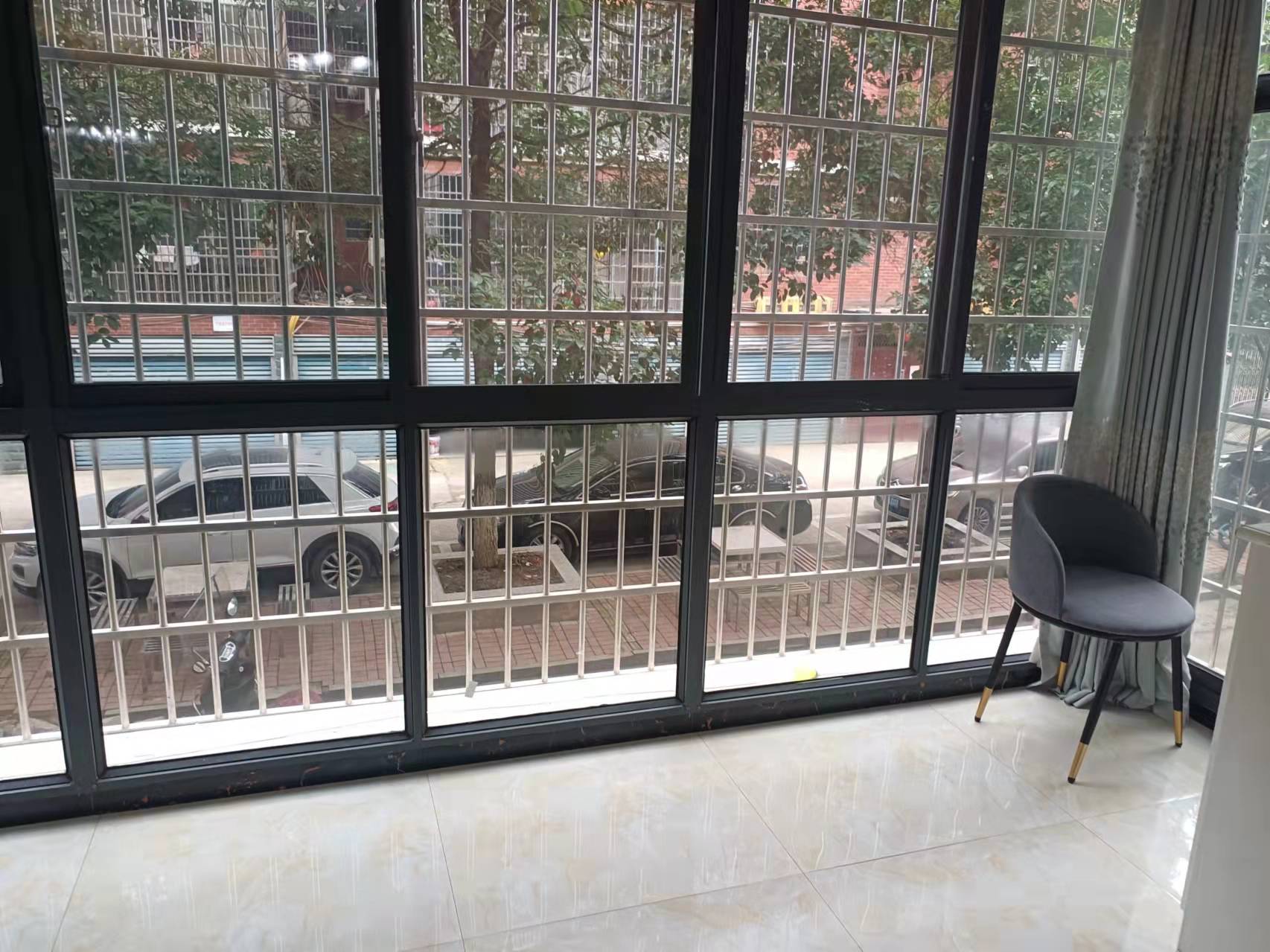 百弘学府城 2室1厅1卫 48.0万 百弘学府城 2室1厅1卫 48.0万客厅