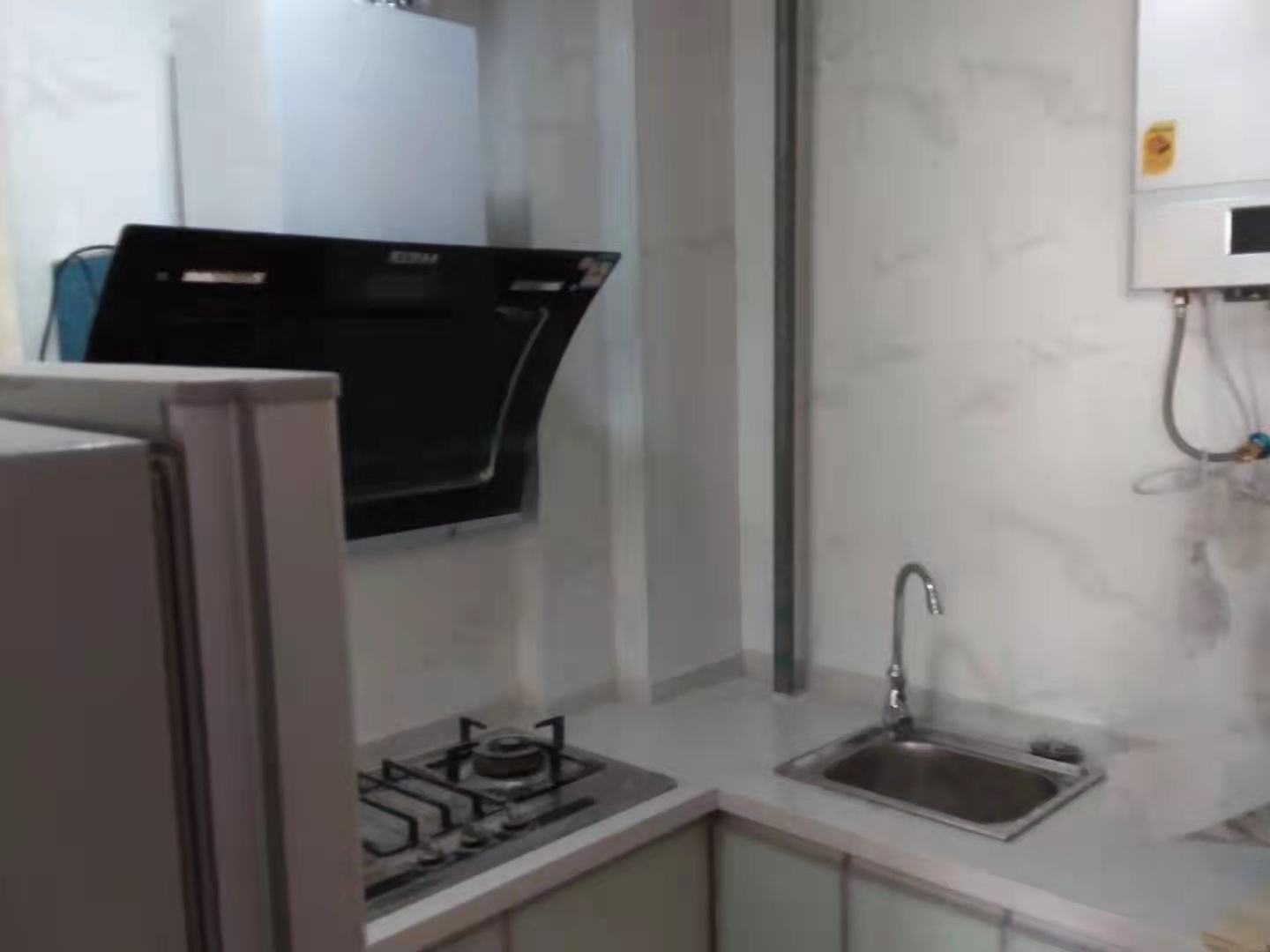 香格里拉 2室2厅1卫 1400.0元/月 香格里拉 2室2厅1卫 1400.0元/月室内图