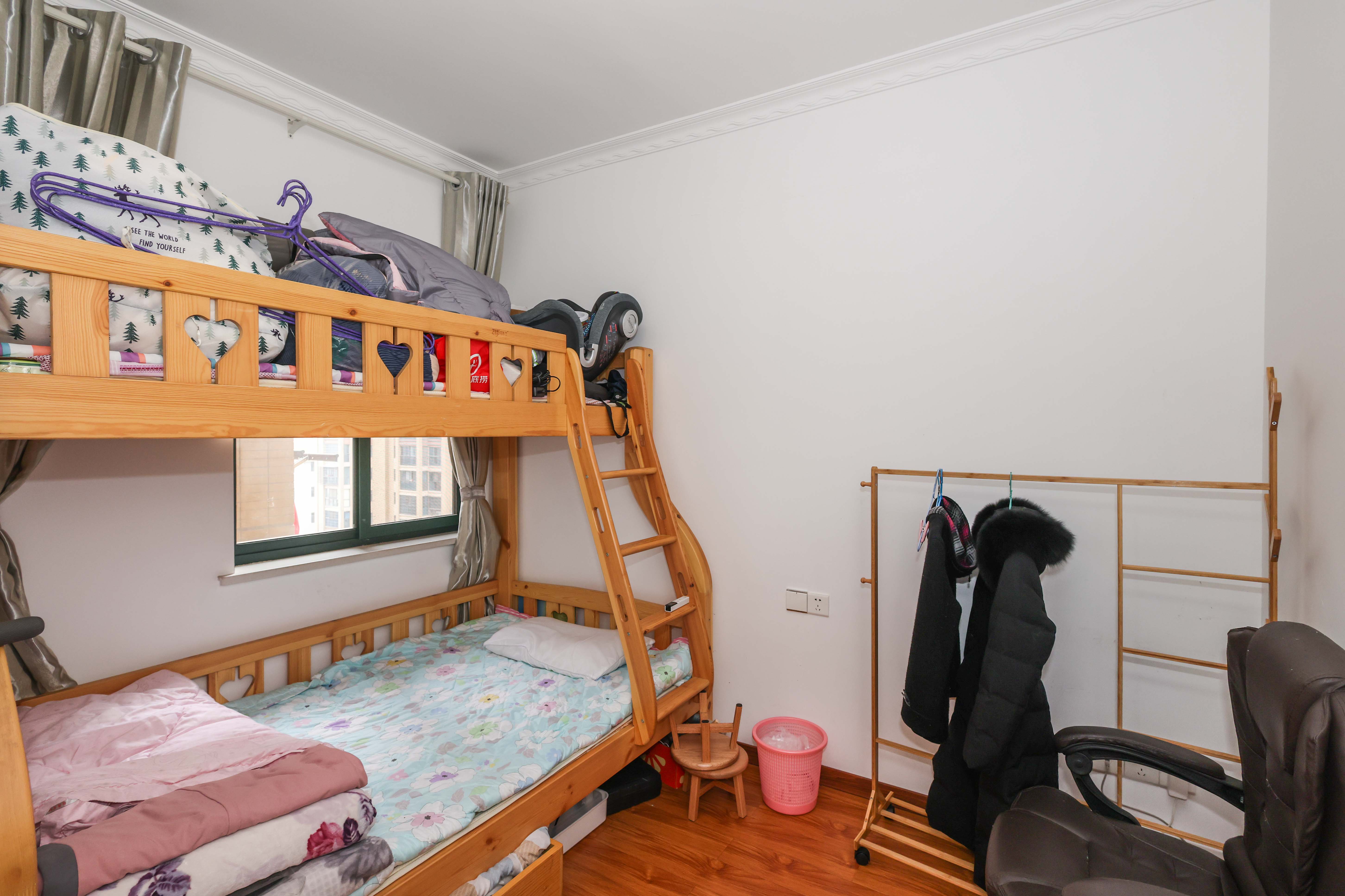 凯特梅溪紫郡 3室2厅1卫 99.0万 凯特梅溪紫郡 3室2厅1卫 99.0万卧室