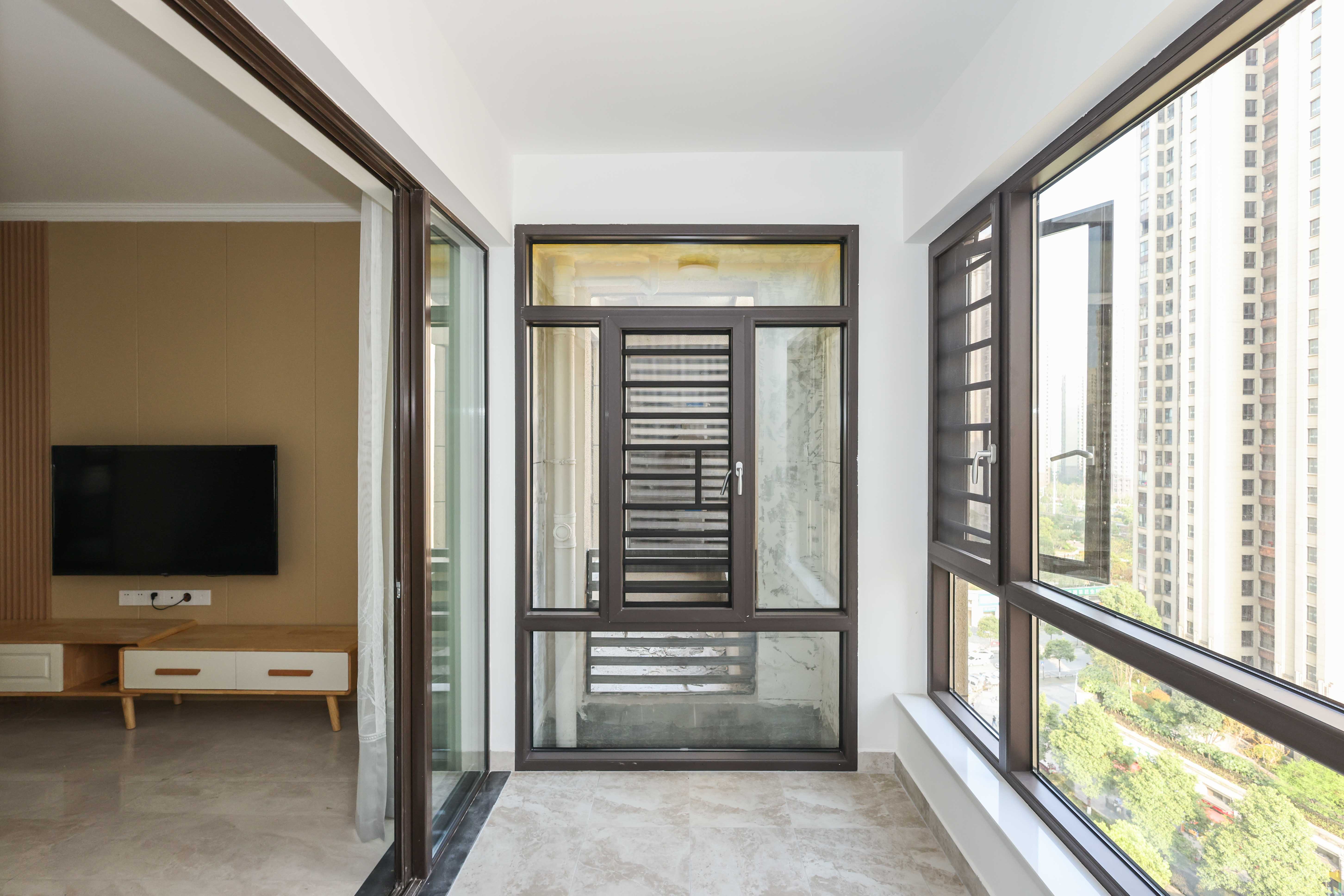 梅溪湖金茂悦（金悦雅苑）  4室2厅2卫    305.0万阳台