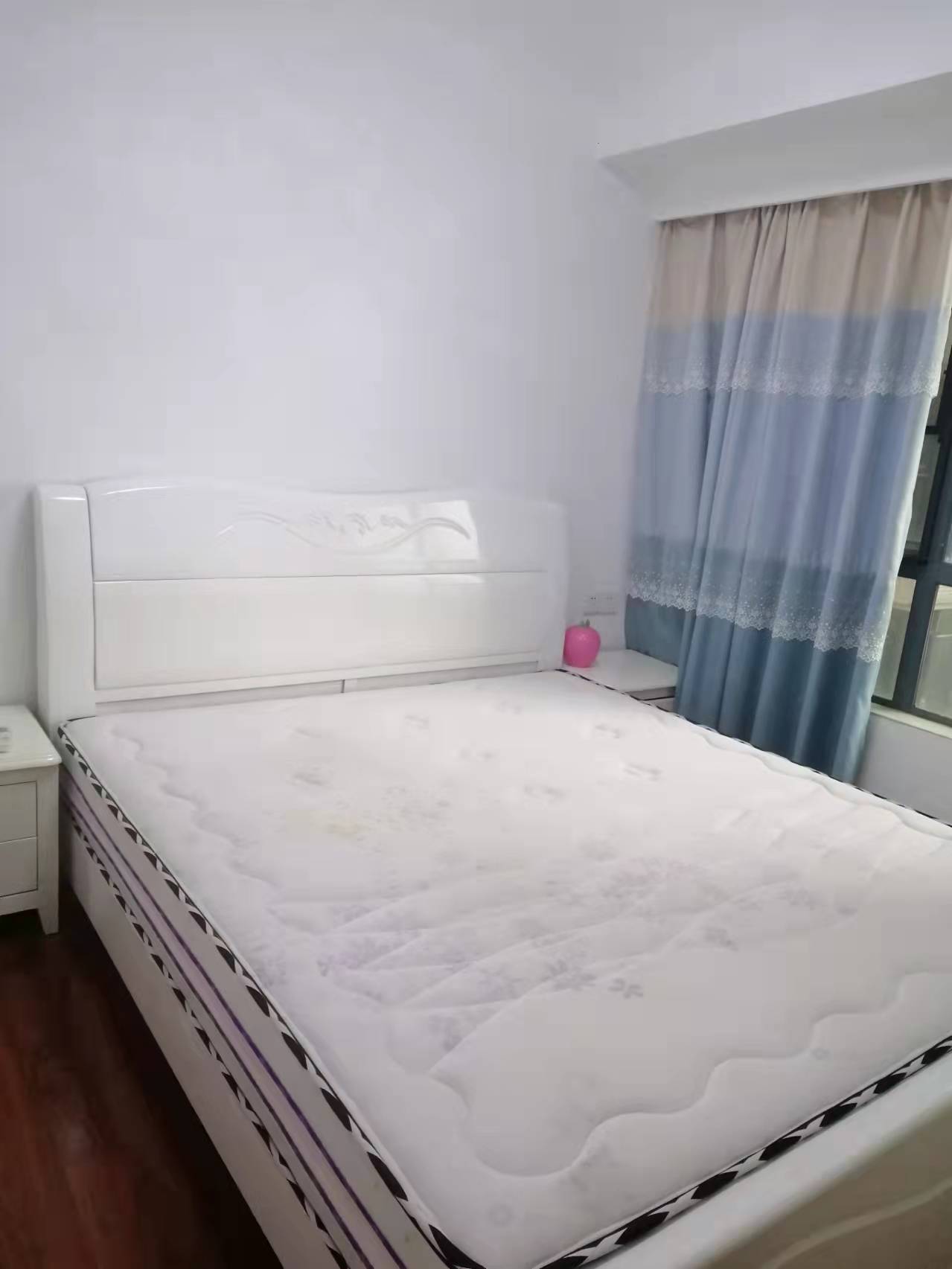珠江愉景新城  3室2厅2卫   2200.00元/月室内图