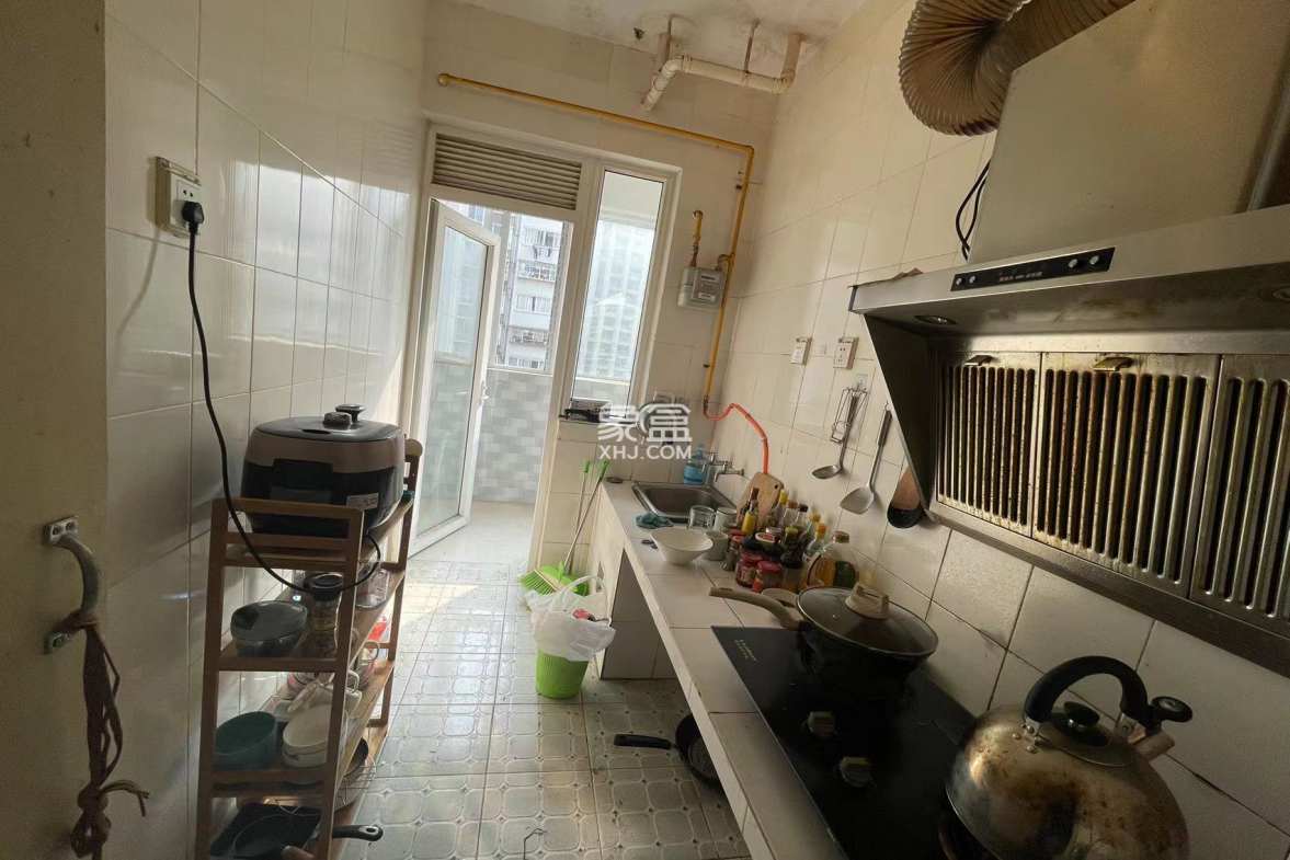 南湖锦苑 1室1厅1卫 1700.0元/月 南湖锦苑 1室1厅1卫 1700.0元/月室内图