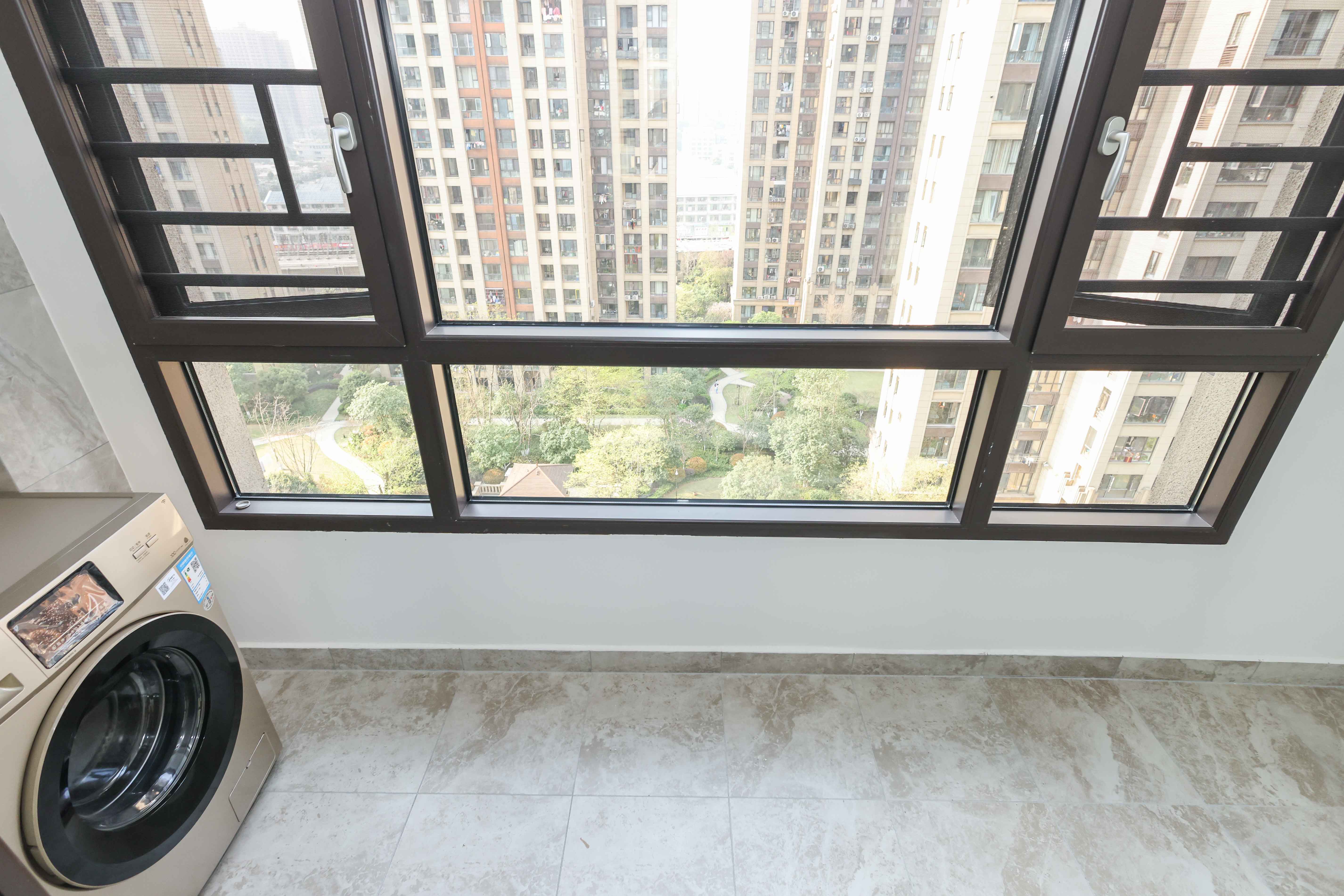 梅溪湖金茂悦（金悦雅苑）  4室2厅2卫    305.0万阳台