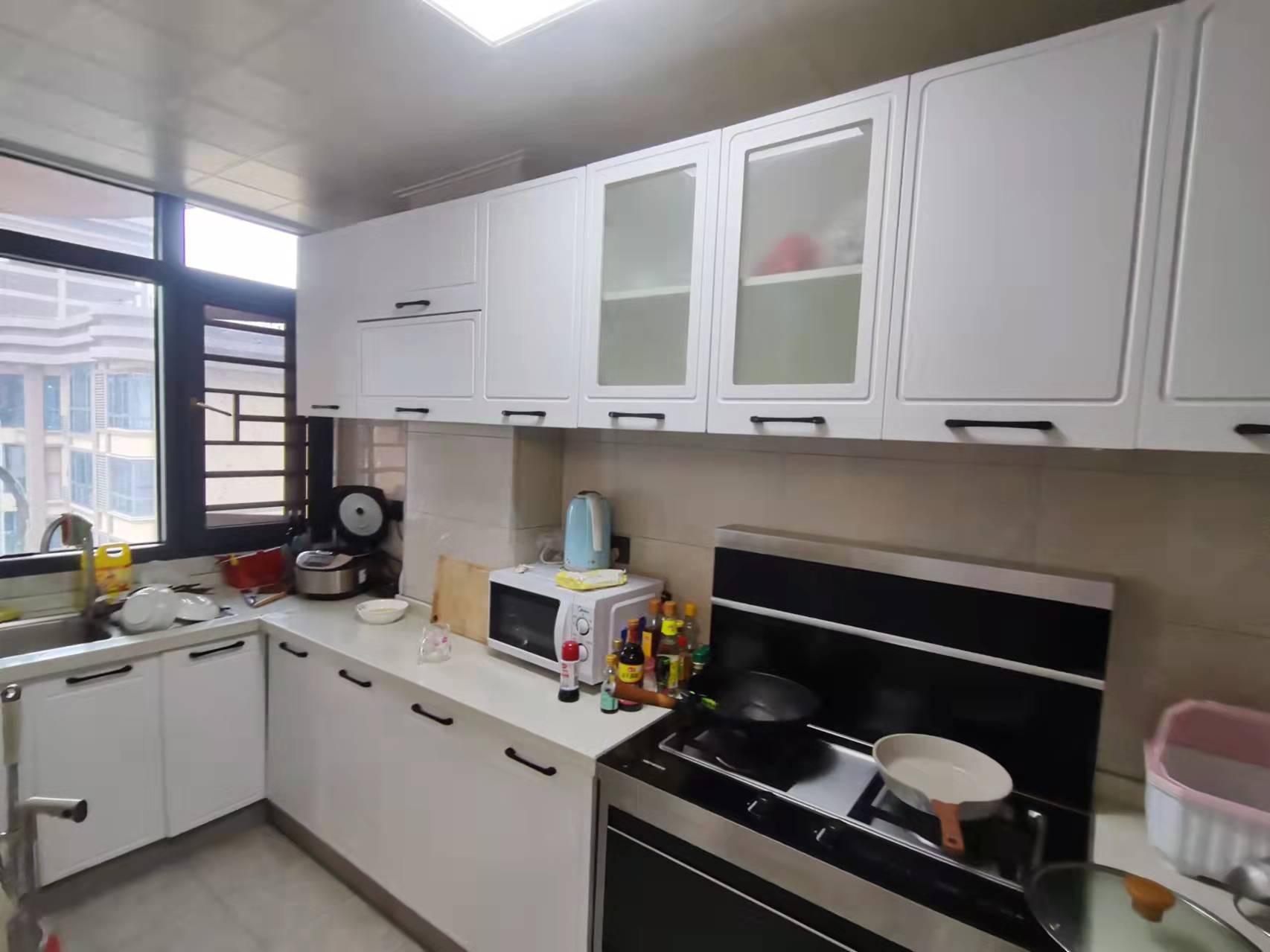 五洲锦城  3室2厅2卫    93.8万 五洲锦城  3室2厅2卫    93.8万客厅