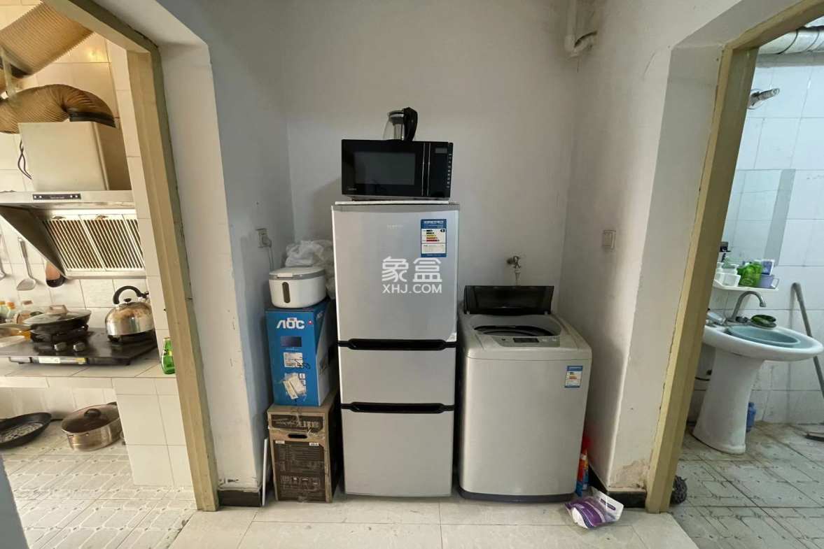 南湖锦苑 1室1厅1卫 1700.0元/月 南湖锦苑 1室1厅1卫 1700.0元/月室内图