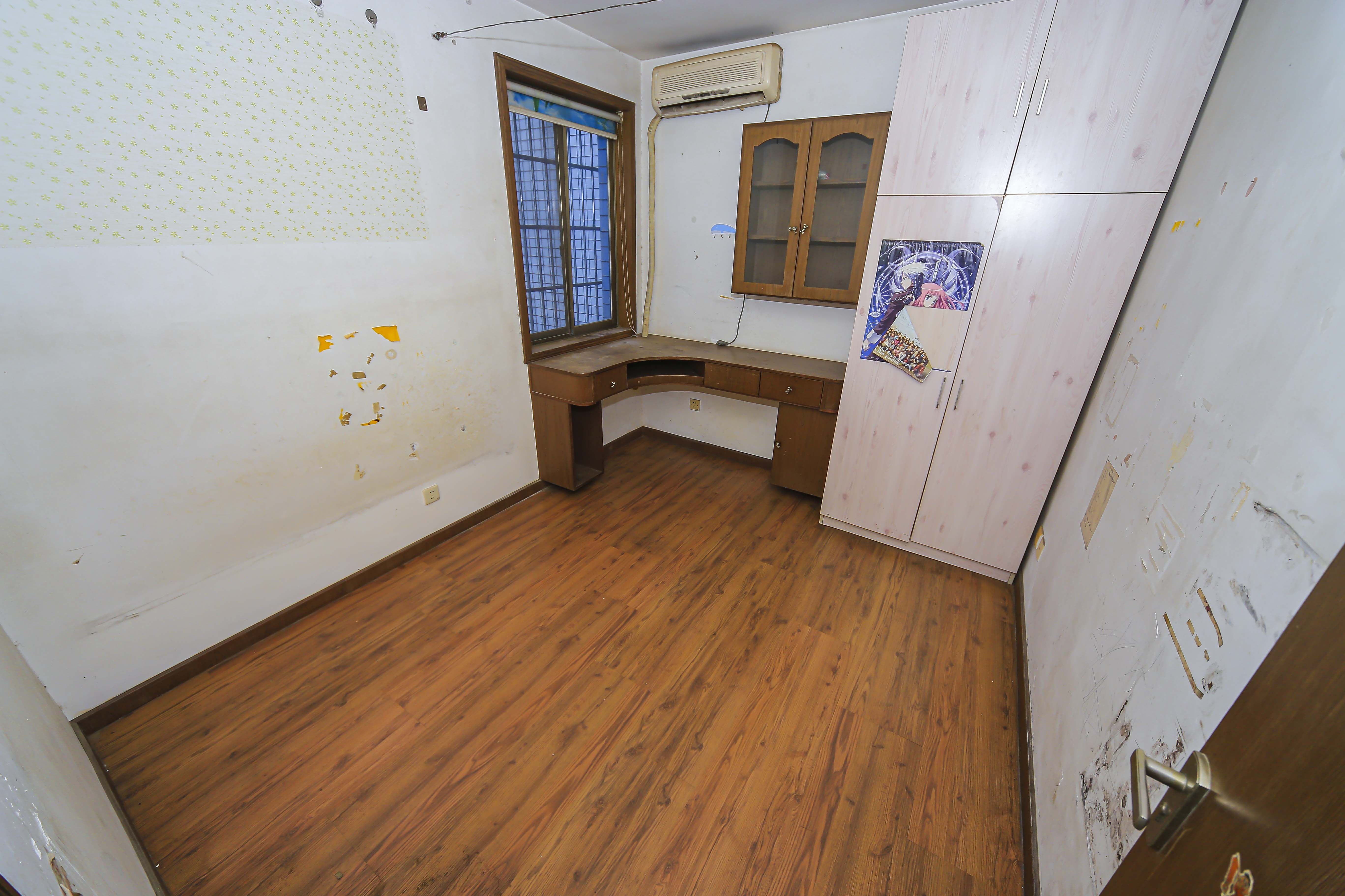 科教新村  3室2厅2卫   117.90万卧室