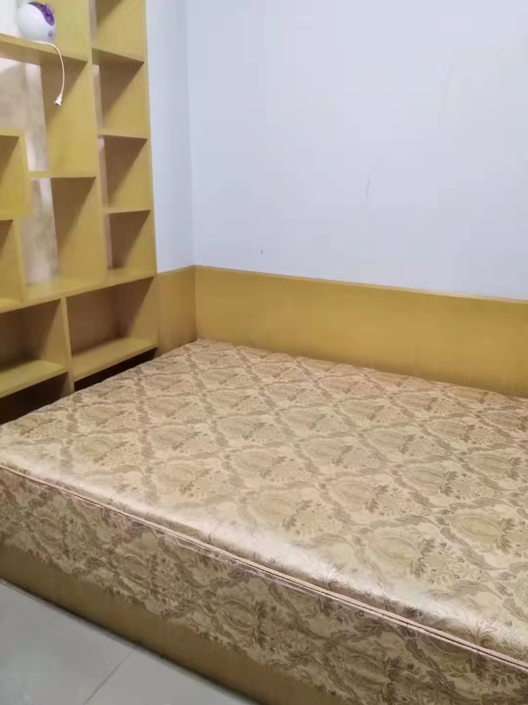 君临新世界  1室1厅1卫    1500.0元/月 君临新世界  1室1厅1卫    1500.0元/月室内图