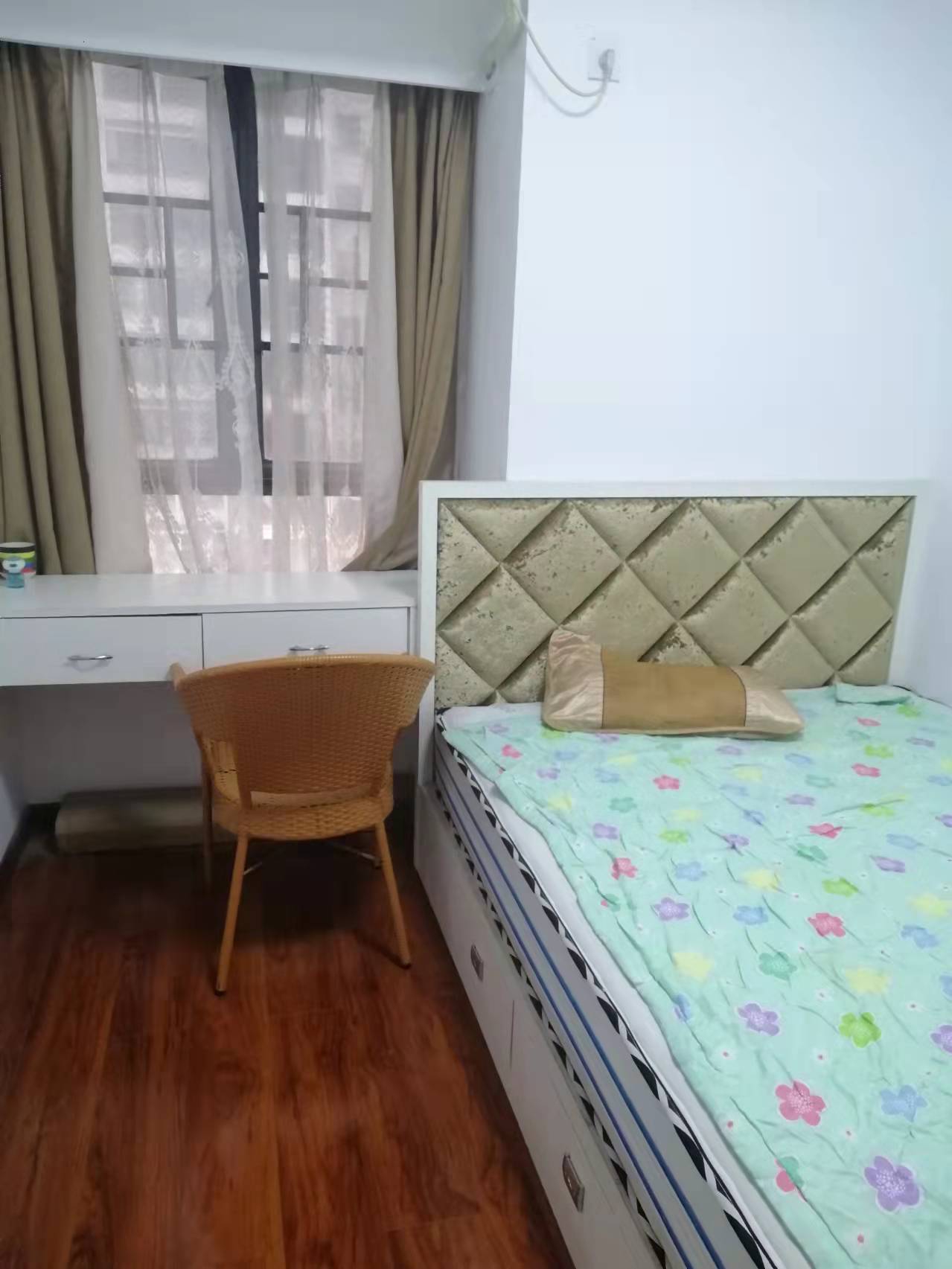 珠江愉景新城  3室2厅2卫   2200.00元/月室内图