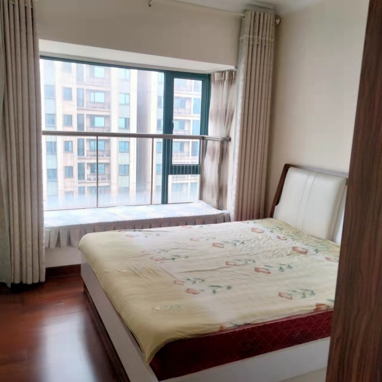 恒大绿洲 3室2厅1卫 2100.0元/月 恒大绿洲 3室2厅1卫 2100.0元/月室内图