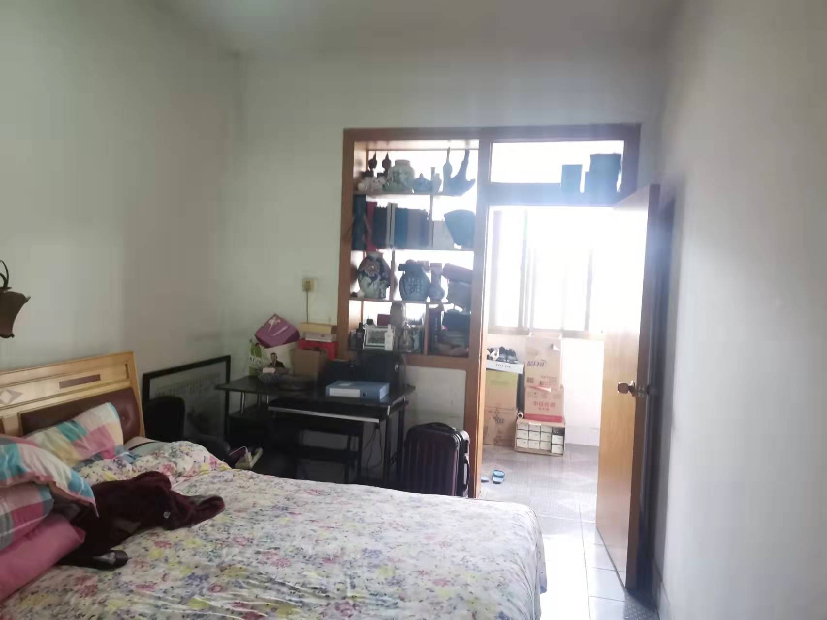 市商业局家属楼  2室2厅1卫    34.8万 市商业局家属楼  2室2厅1卫    34.8万卧室