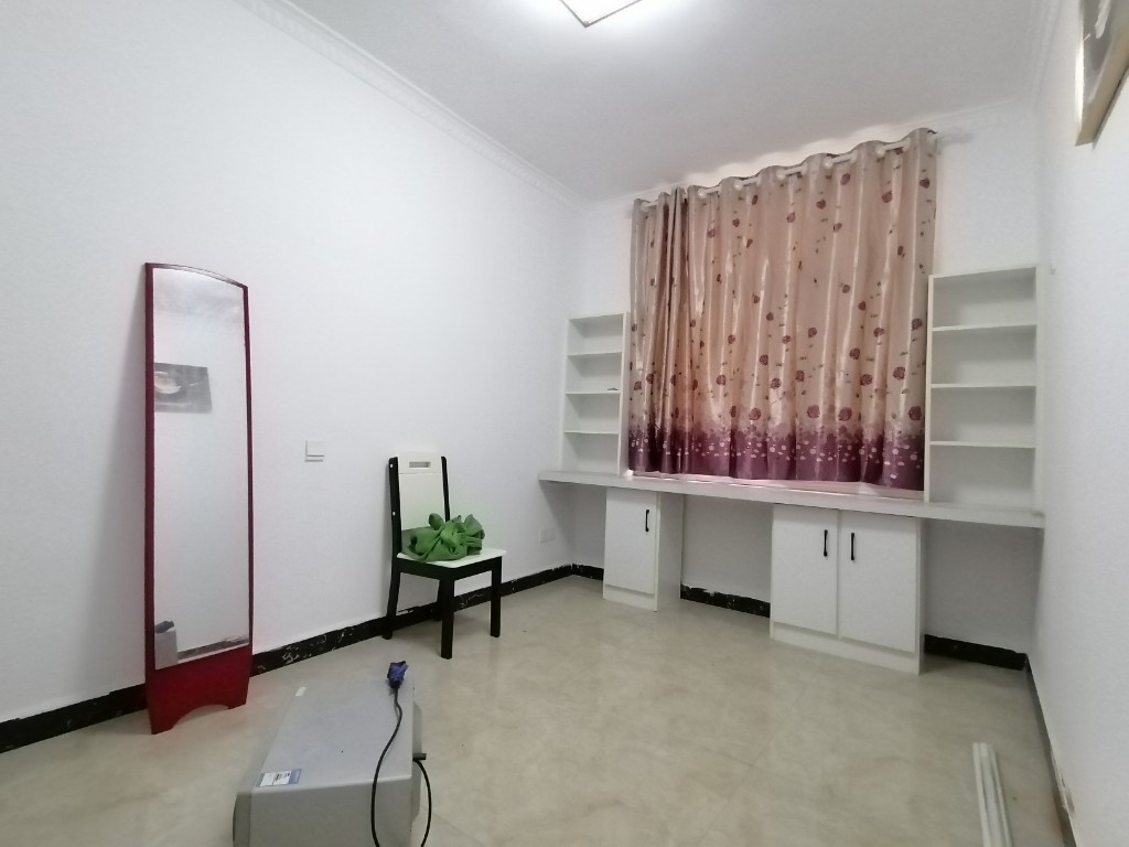 马良社区 3室2厅2卫 1400.0元/月 马良社区 3室2厅2卫 1400.0元/月室内图