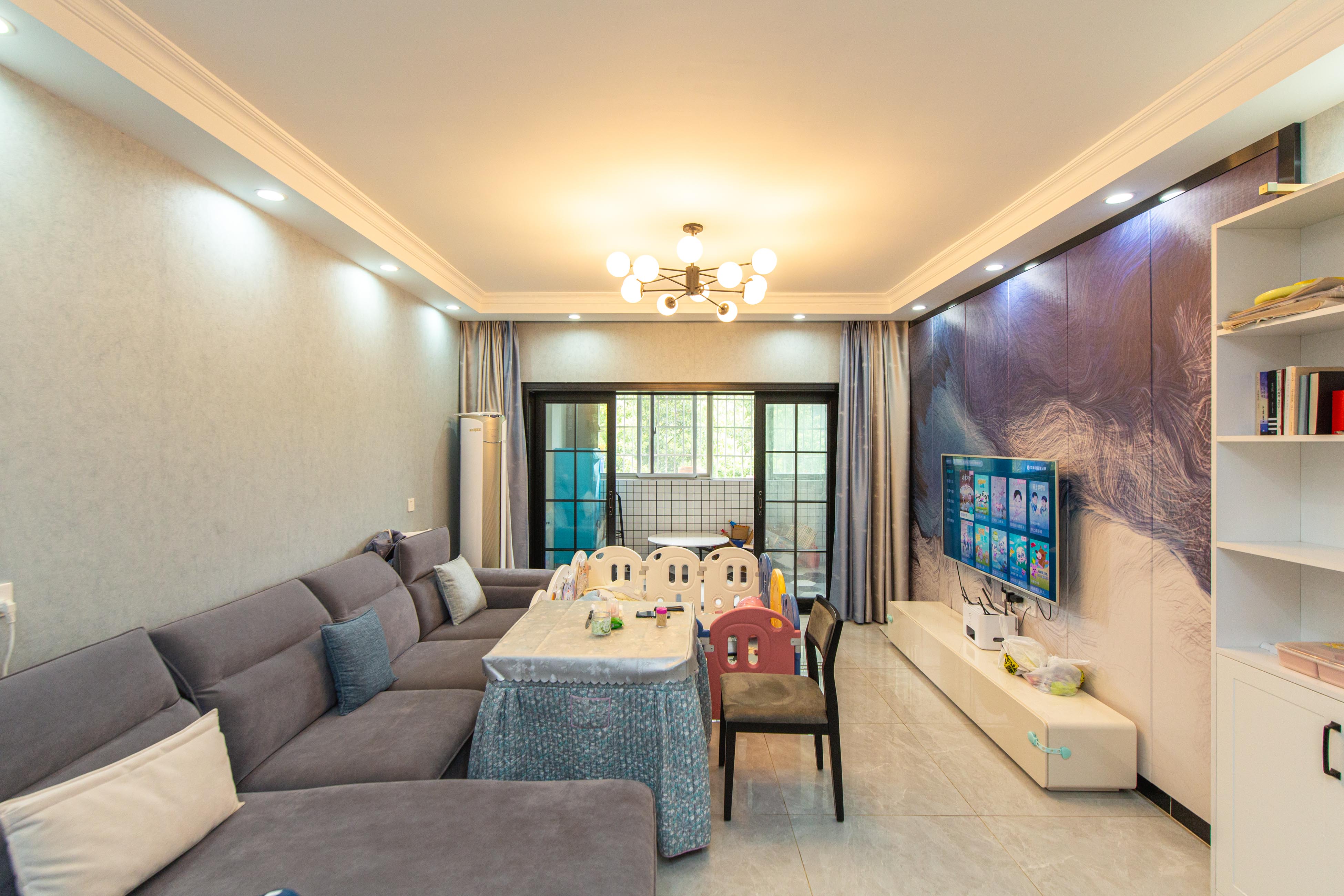 白沙湾嘉园  3室2厅2卫    125.0万客厅