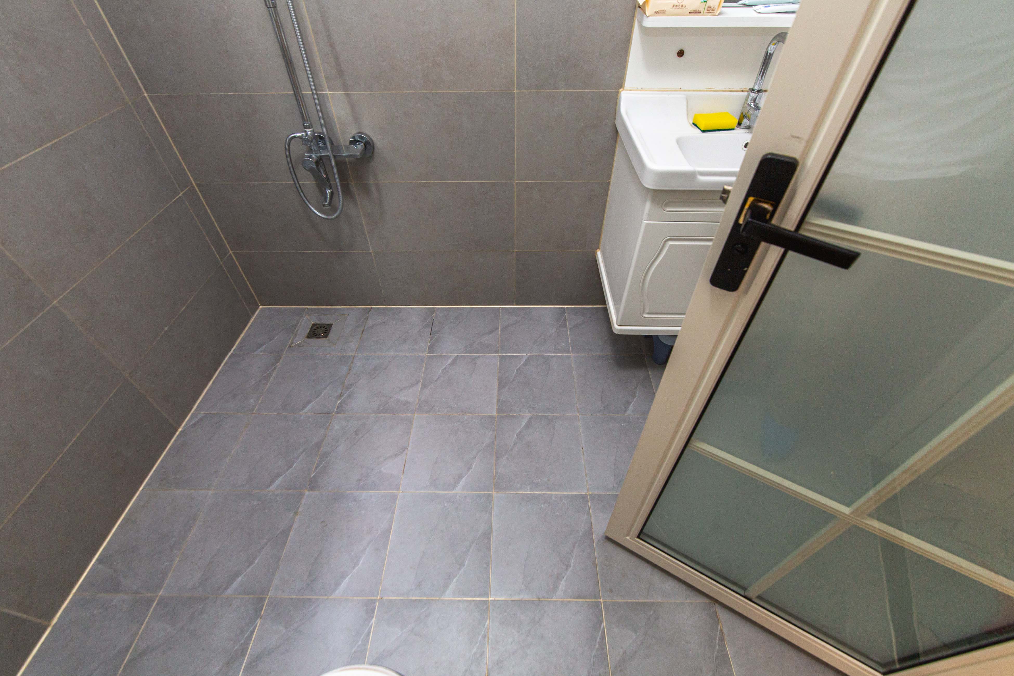 白沙湾嘉园  3室2厅2卫    125.0万卫生间