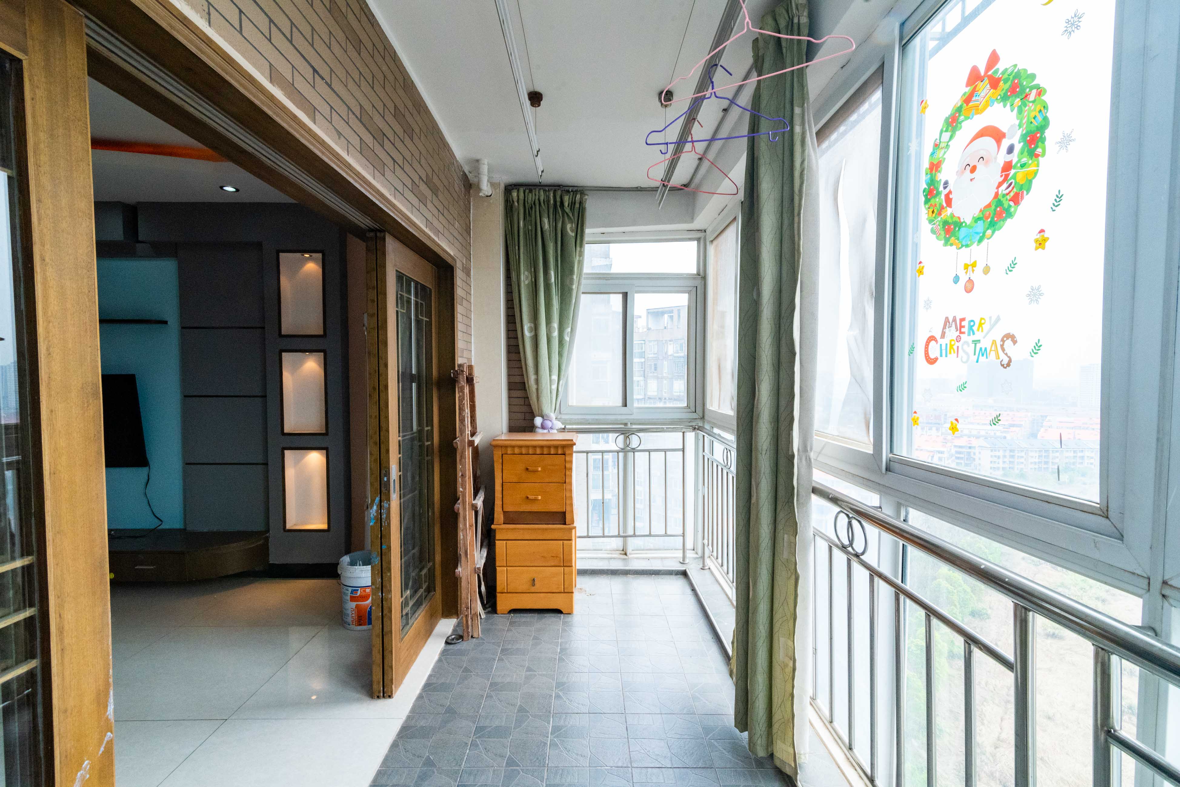 紫晶城  3室2厅1卫    79.0万阳台