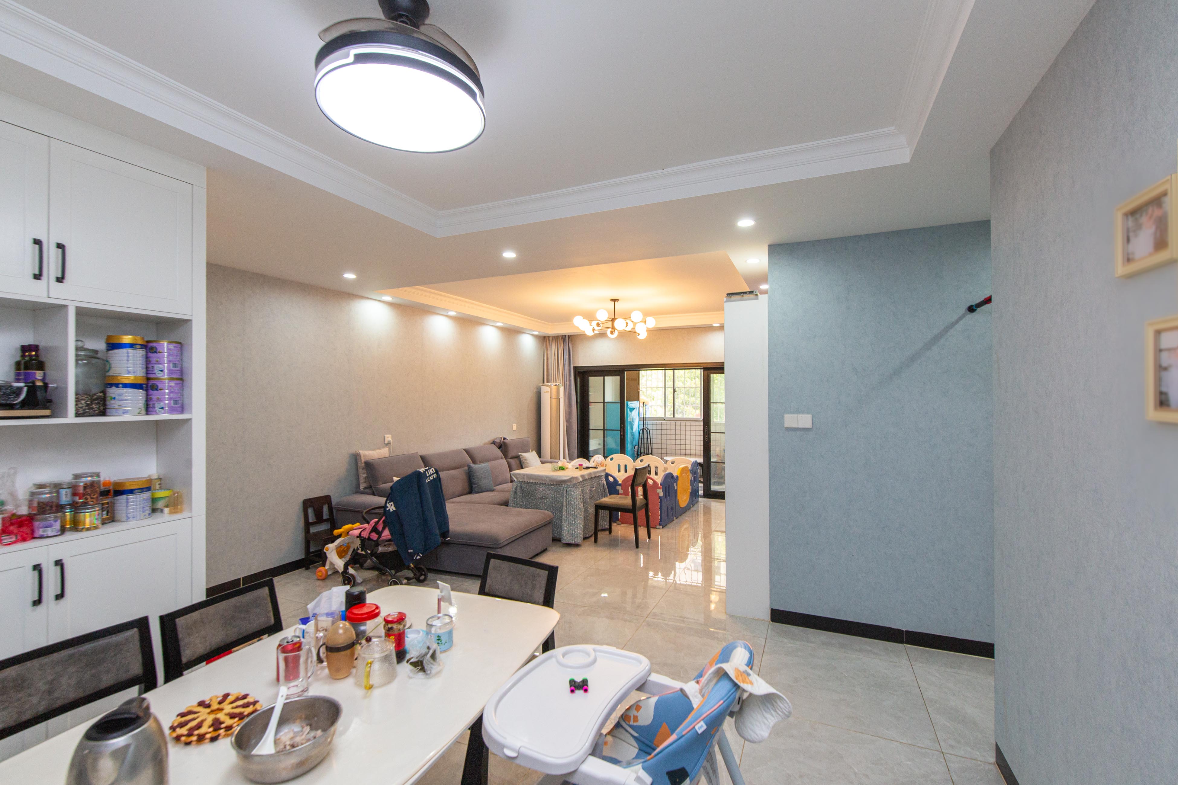 白沙湾嘉园  3室2厅2卫    125.0万客厅