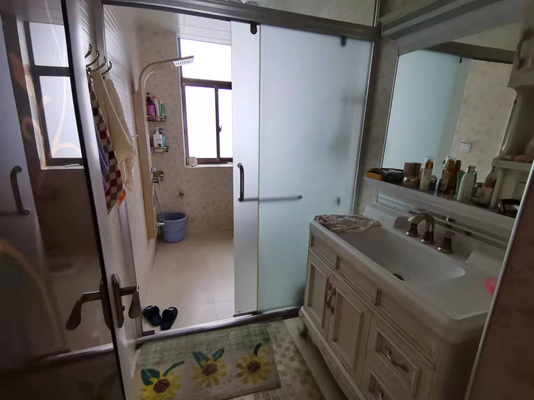 紫金花园  4室2厅2卫    162.0万 紫金花园  4室2厅2卫    162.0万卧室