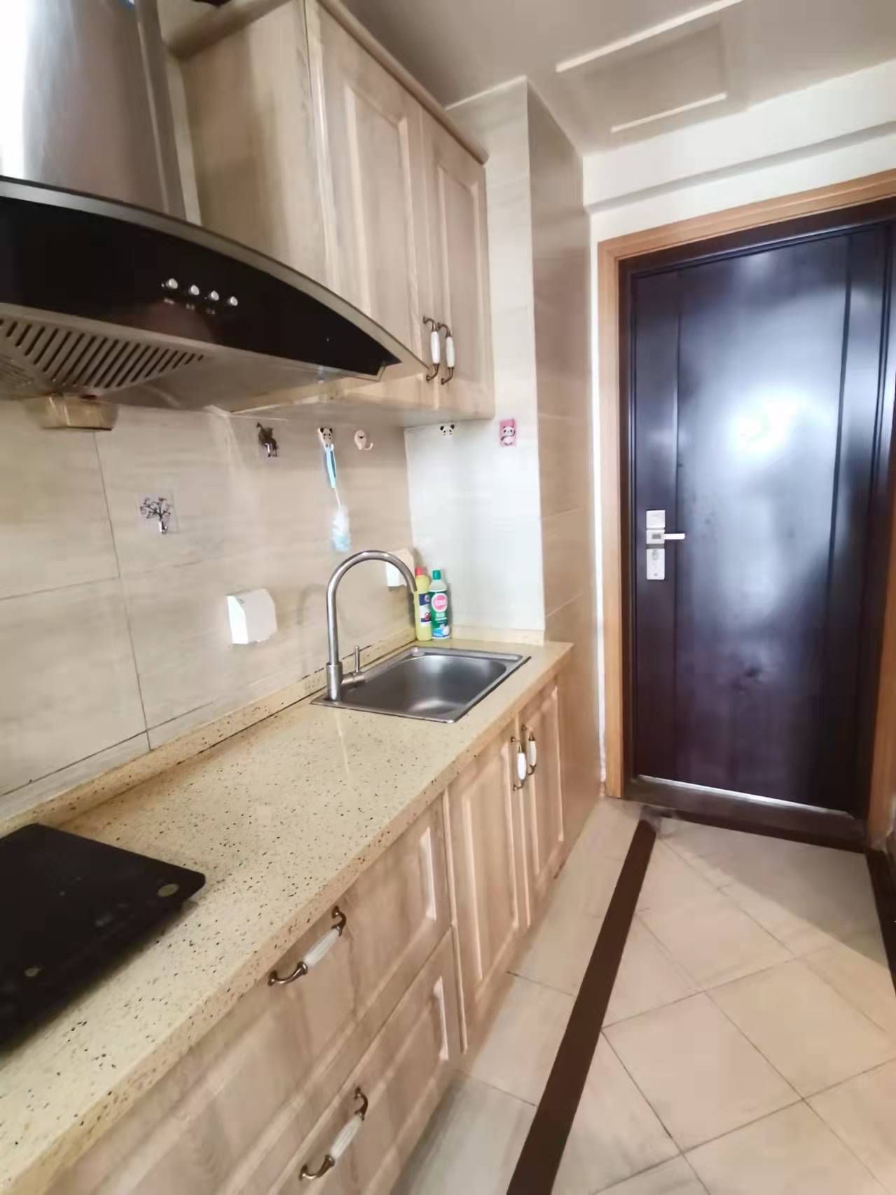 南湖国际4期  1室1厅1卫   1700.00元/月 南湖国际4期  1室1厅1卫   1700.00元/月室内图