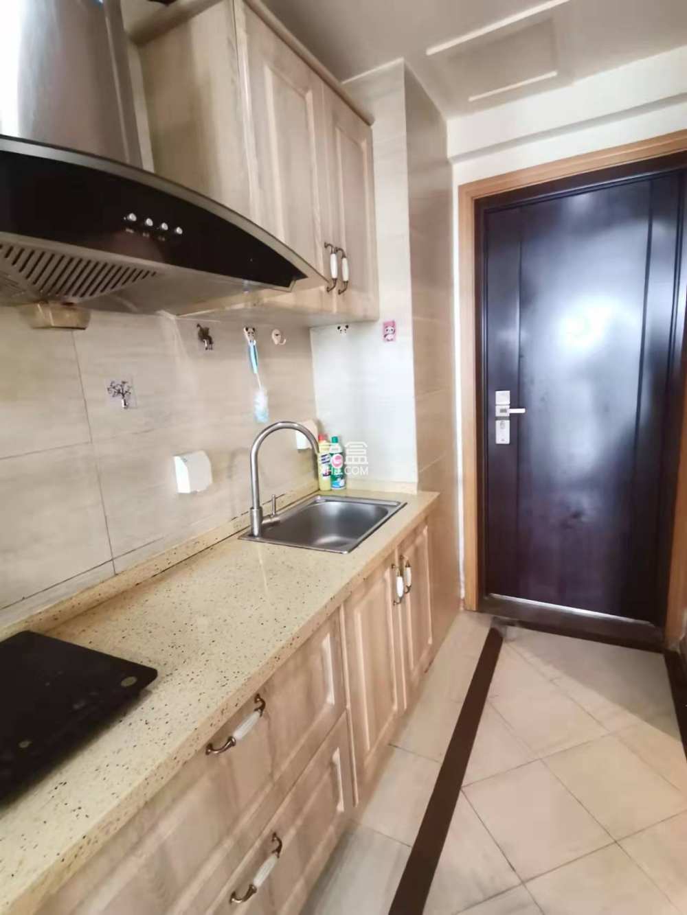 南湖国际4期  1室1厅1卫    1700.0元/月