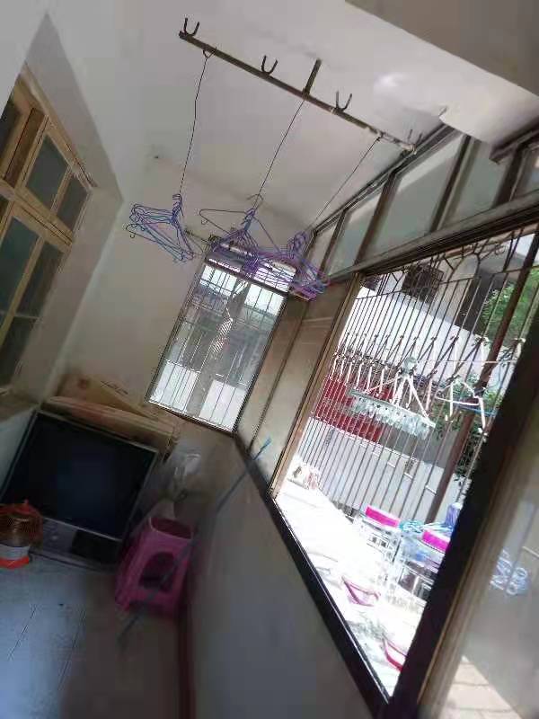 菊苑小区西区 3室1厅1卫 1200.0元/月 菊苑小区西区 3室1厅1卫 1200.0元/月室内图